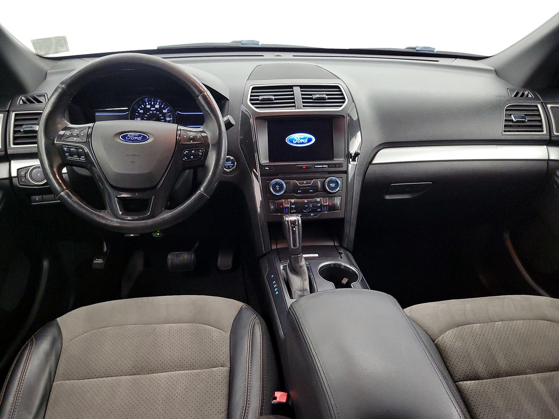 Thumbnail: 2017 Ford Explorer - 9