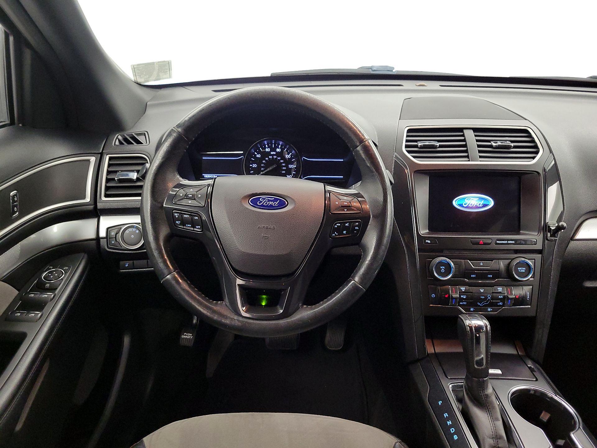 Thumbnail: 2017 Ford Explorer - 10