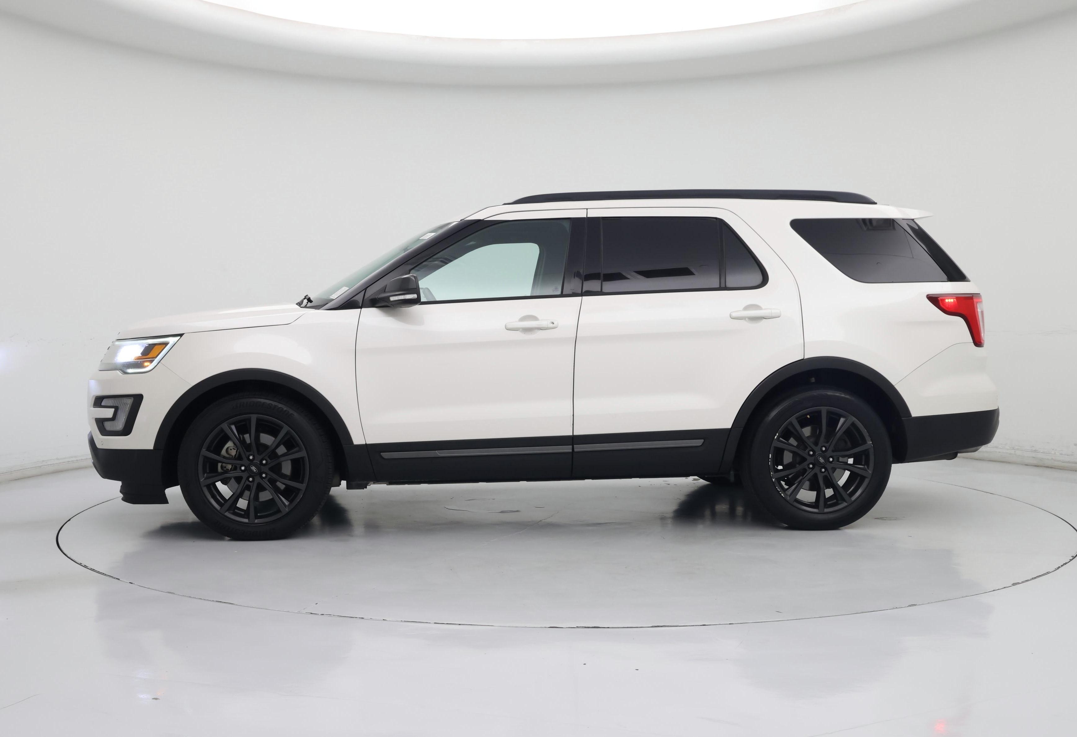 Thumbnail: 2017 Ford Explorer - 3