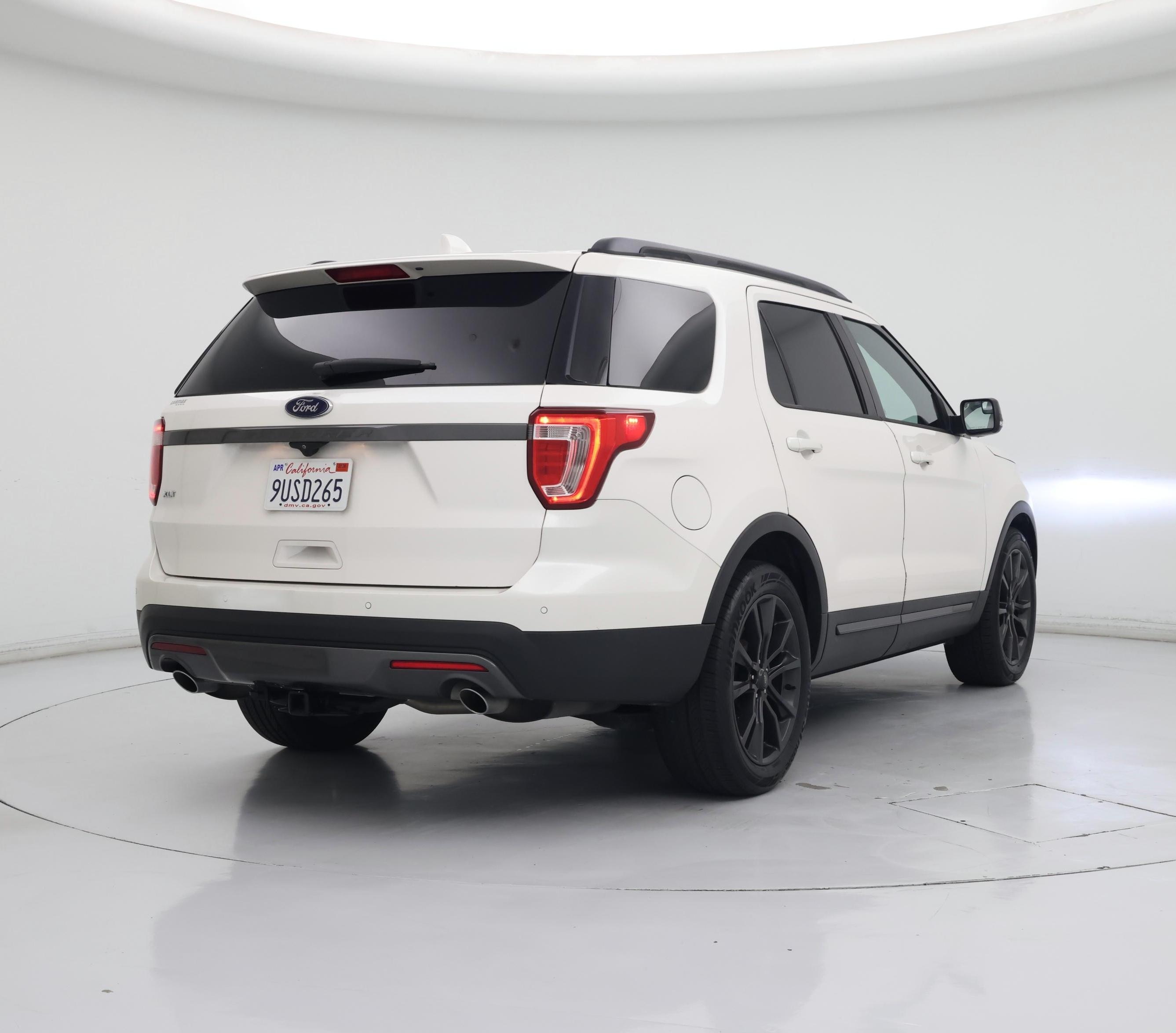 Thumbnail: 2017 Ford Explorer - 8