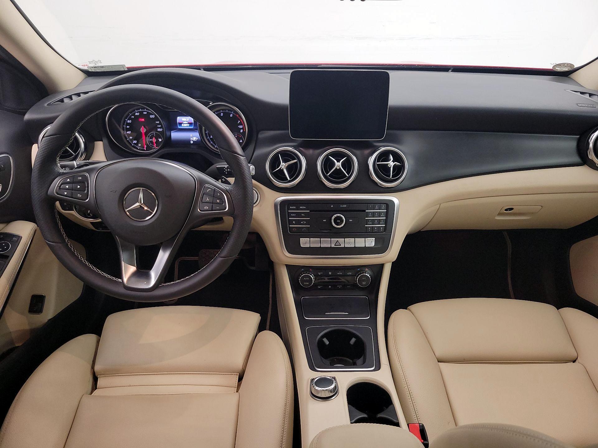 Thumbnail: 2019 Mercedes-Benz GLA - 9