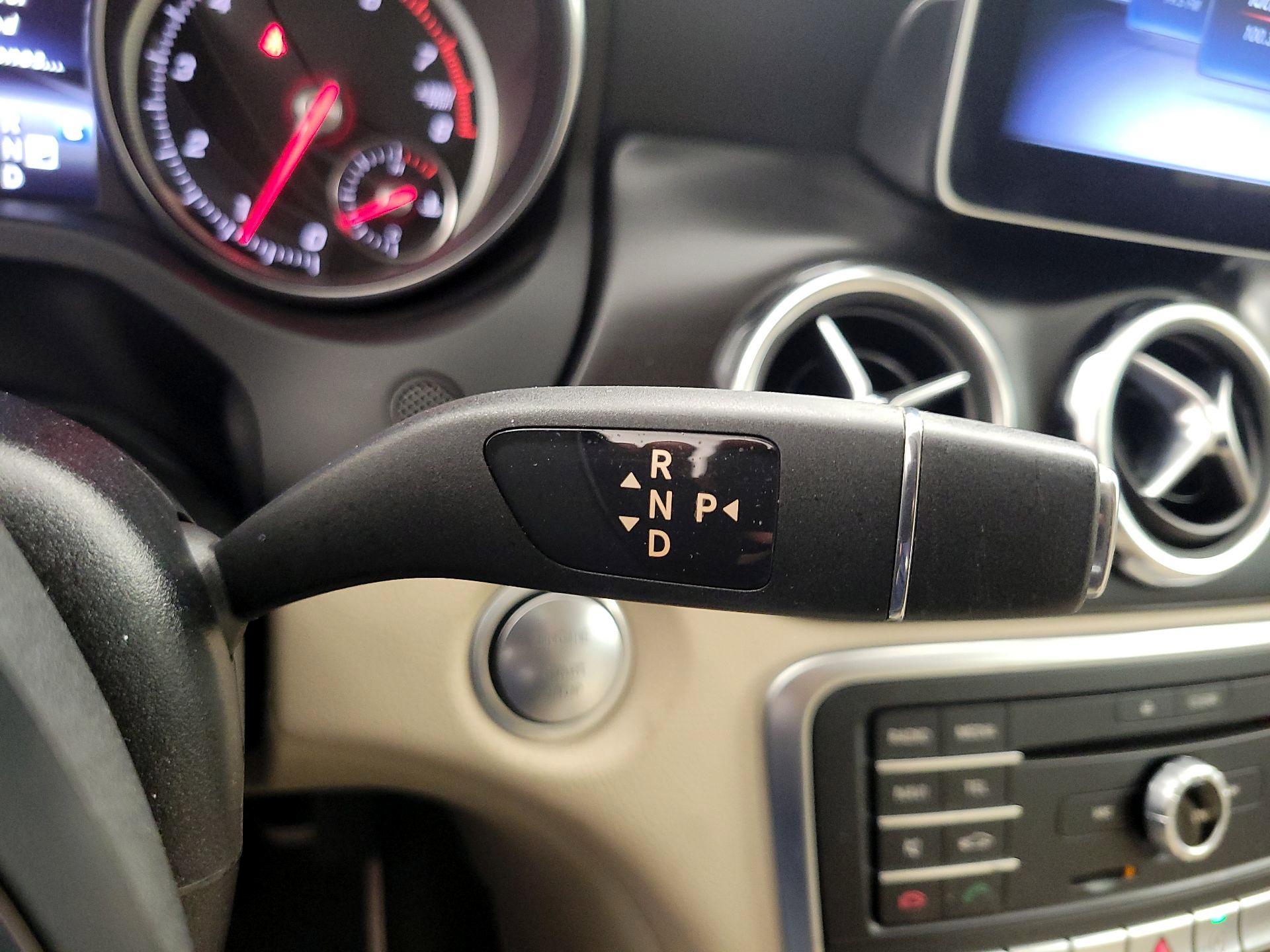 Thumbnail: 2019 Mercedes-Benz GLA - 17