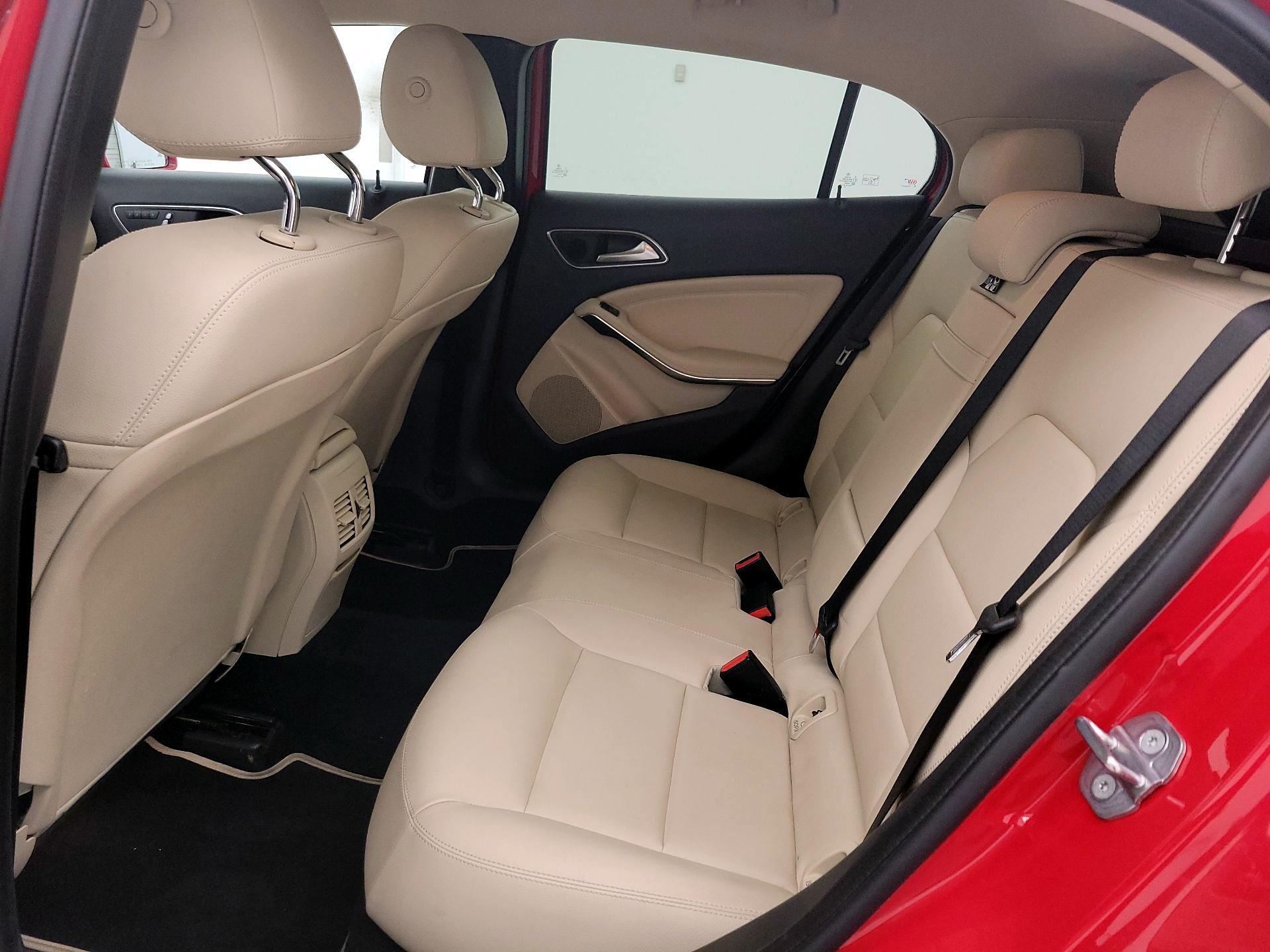 Thumbnail: 2019 Mercedes-Benz GLA - 19