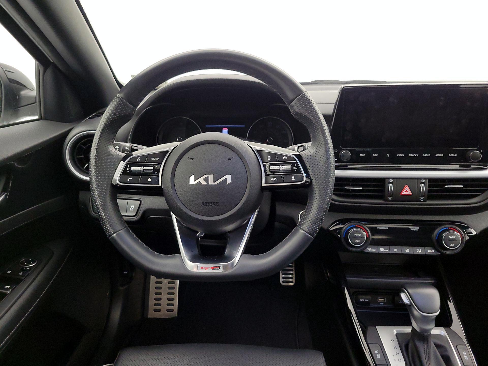 Thumbnail: 2023 Kia Forte - 10