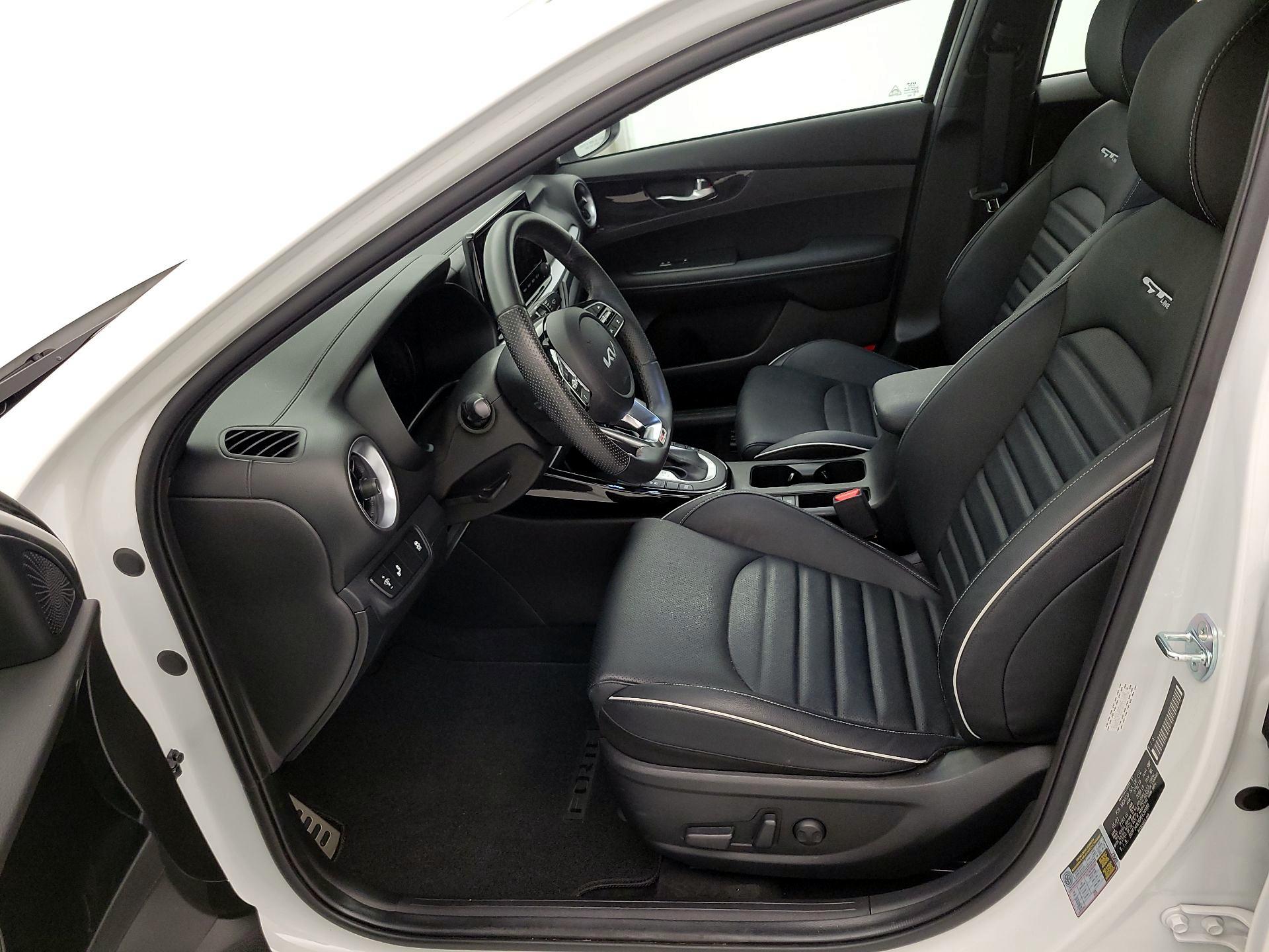 Thumbnail: 2023 Kia Forte - 11
