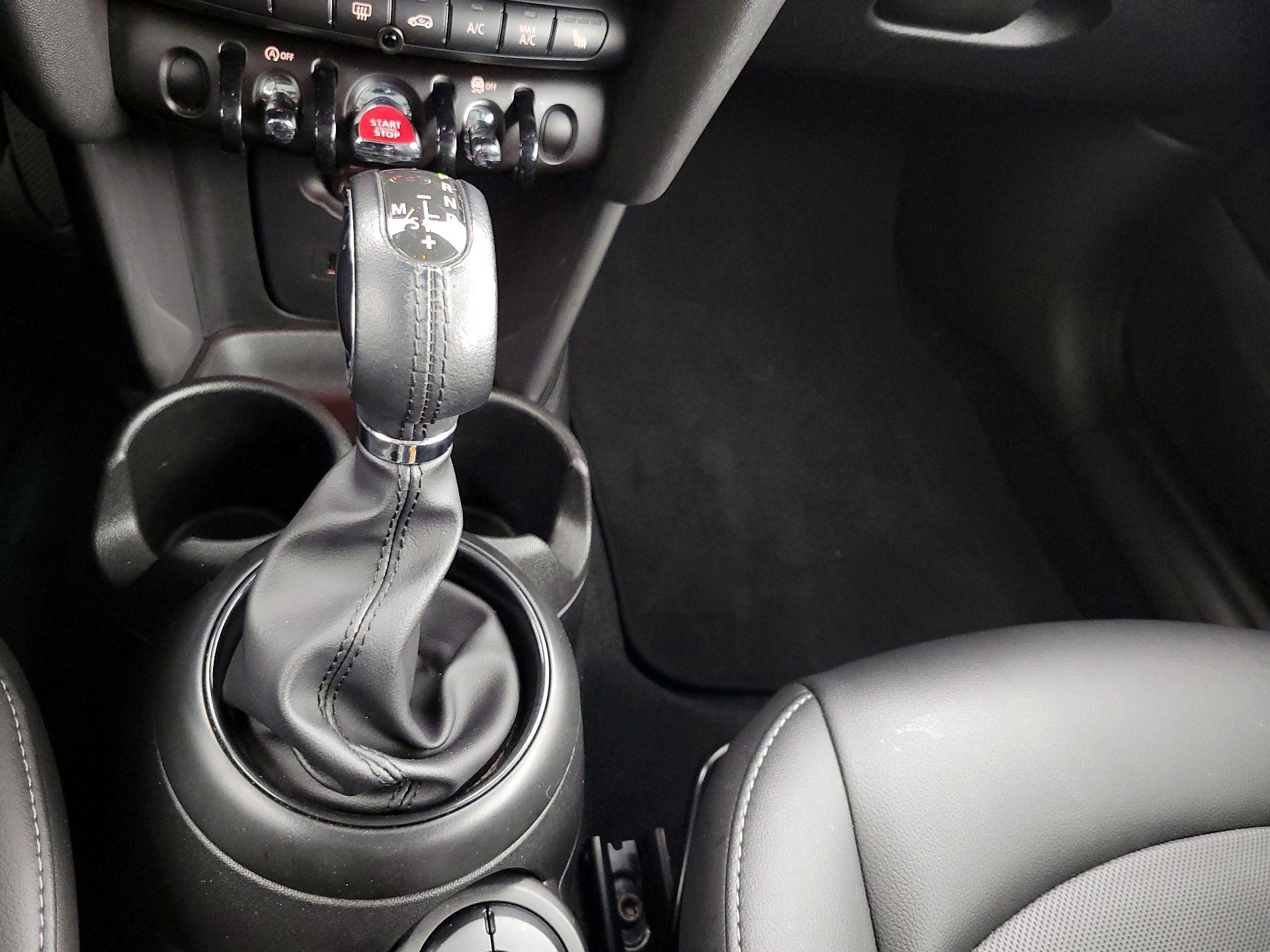 Thumbnail: 2019 MINI Cooper Hardtop - 16