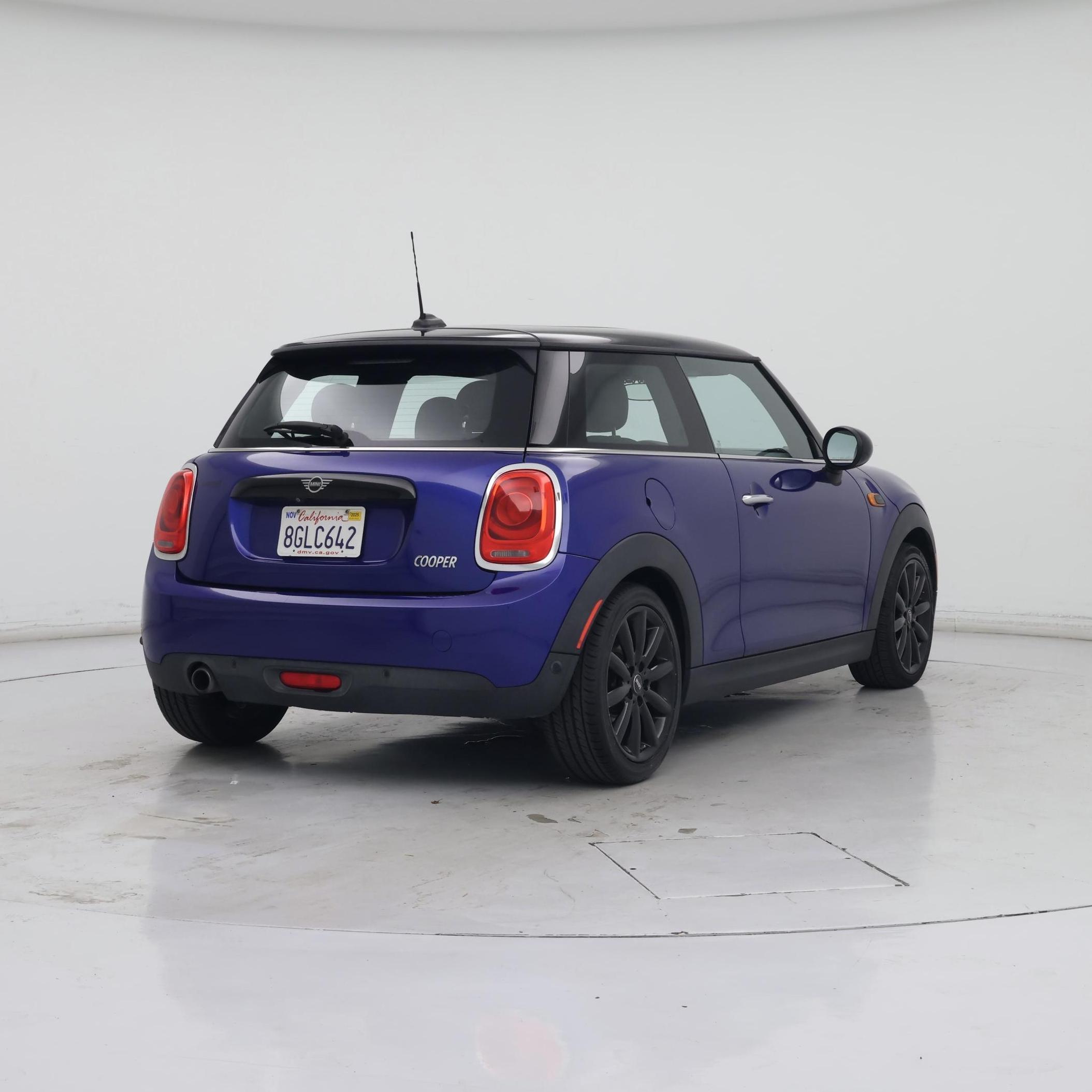 Thumbnail: 2019 MINI Cooper Hardtop - 8
