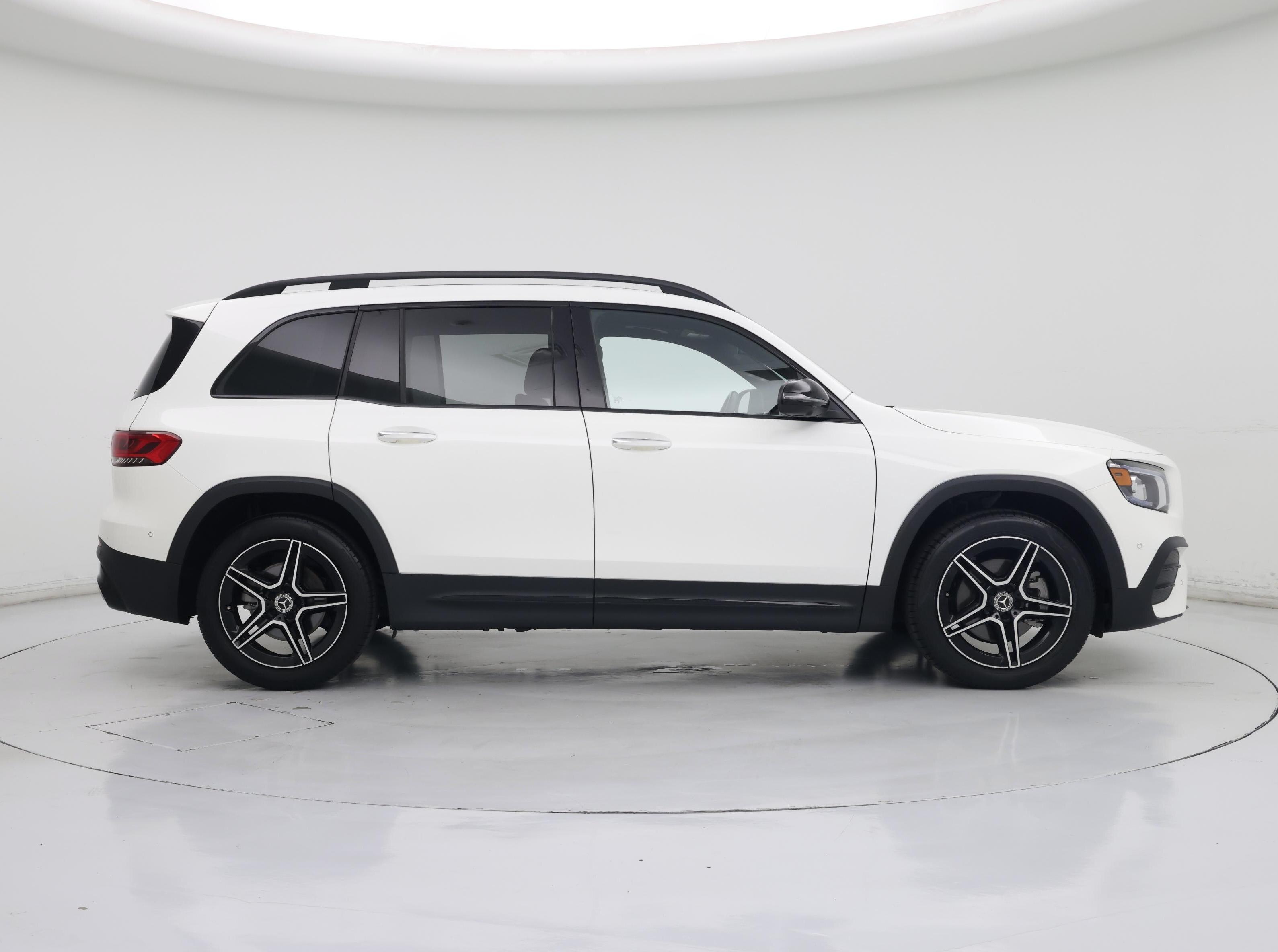 Thumbnail: 2023 Mercedes-Benz GLB - 7