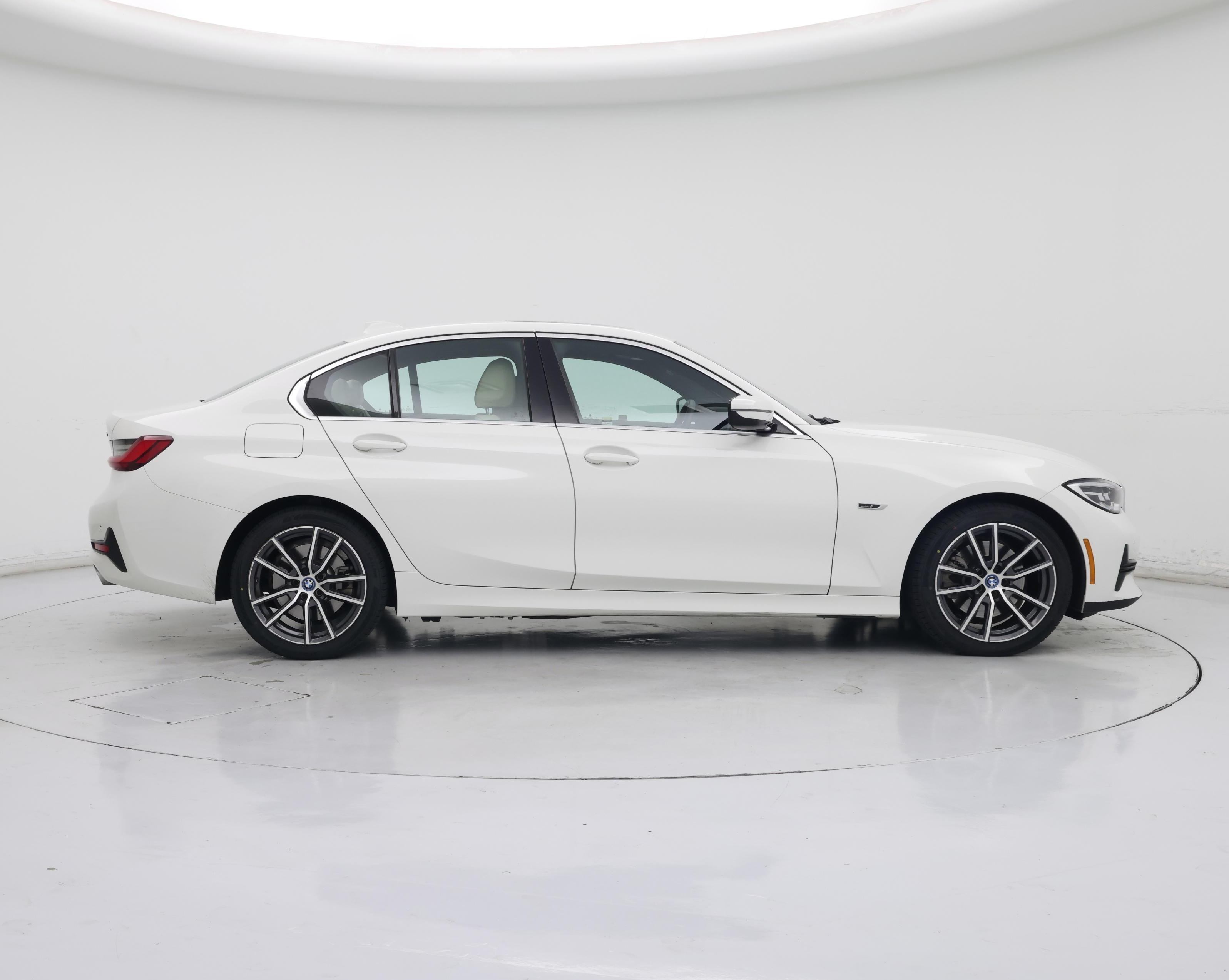 Thumbnail: 2022 BMW 3 Series - 7