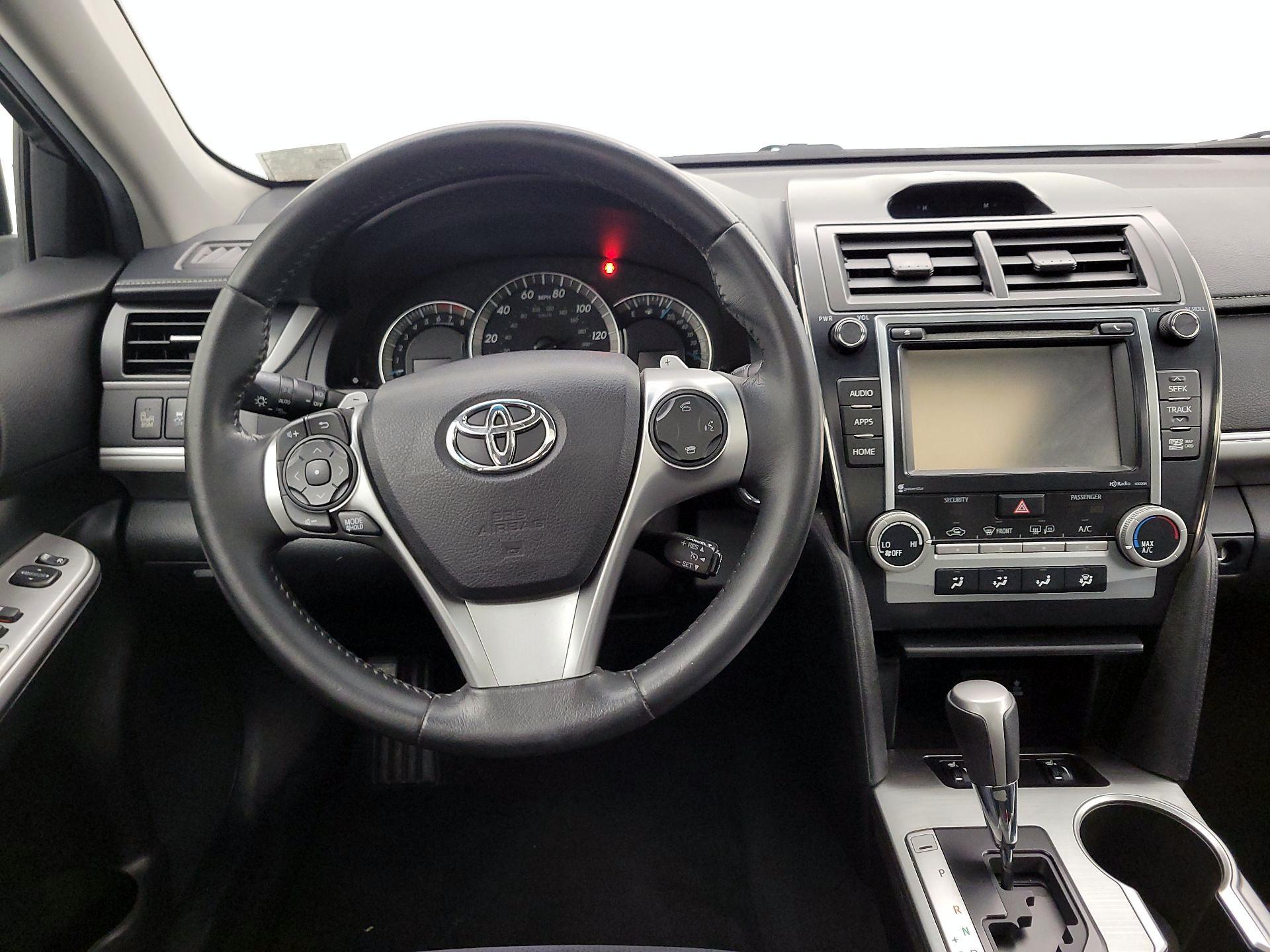 Thumbnail: 2014 Toyota Camry - 10
