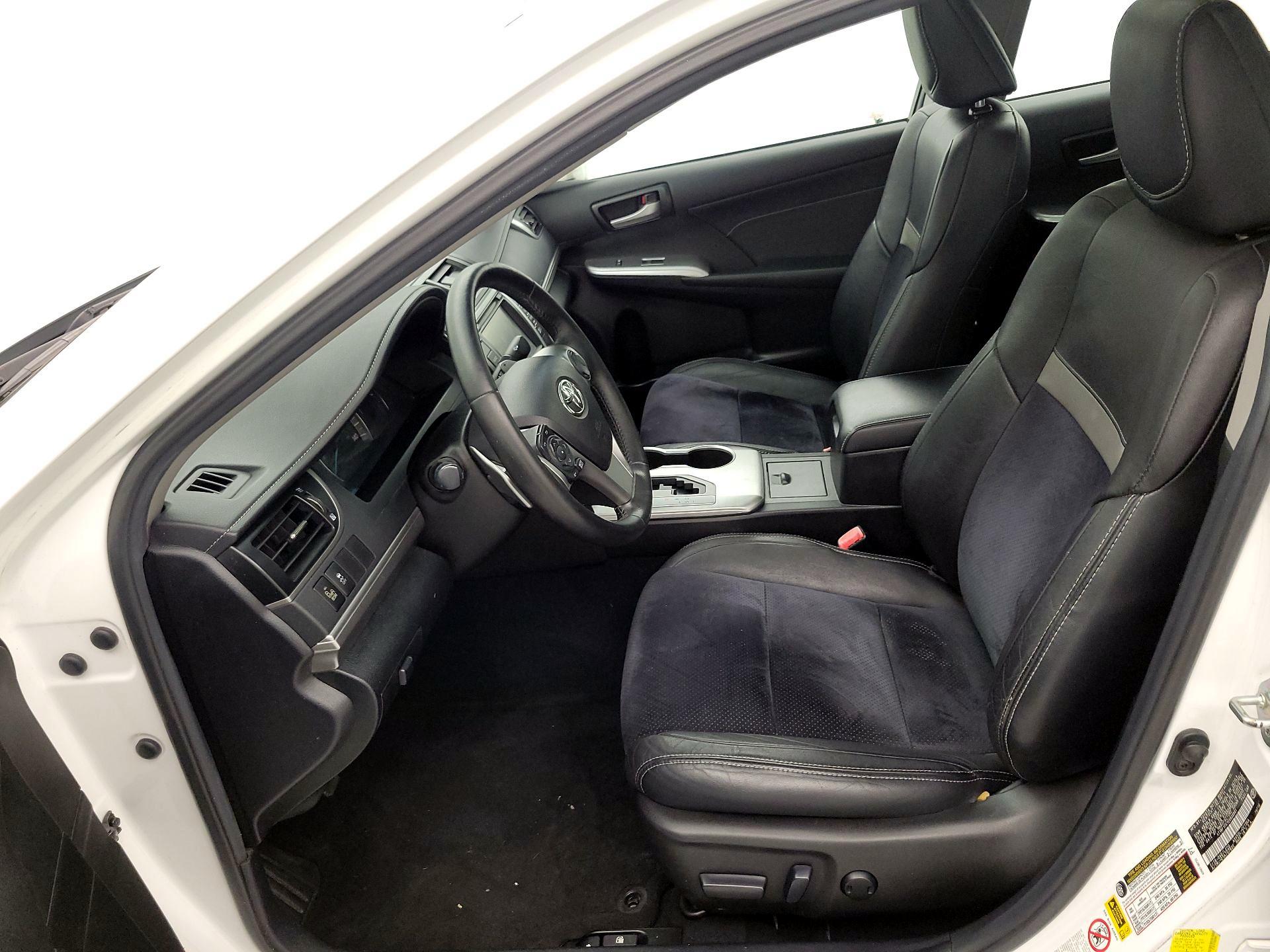 Thumbnail: 2014 Toyota Camry - 11