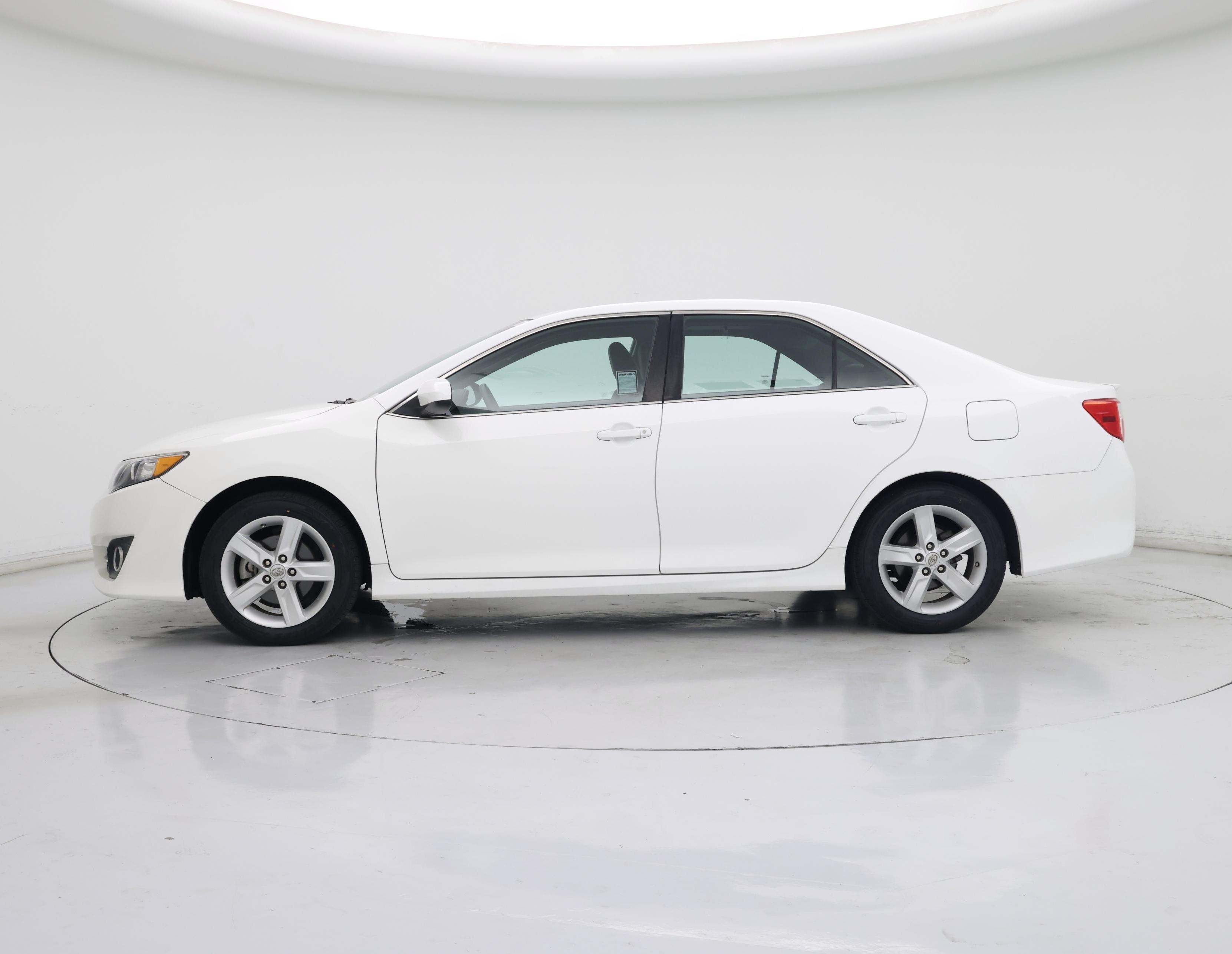 Thumbnail: 2014 Toyota Camry - 3