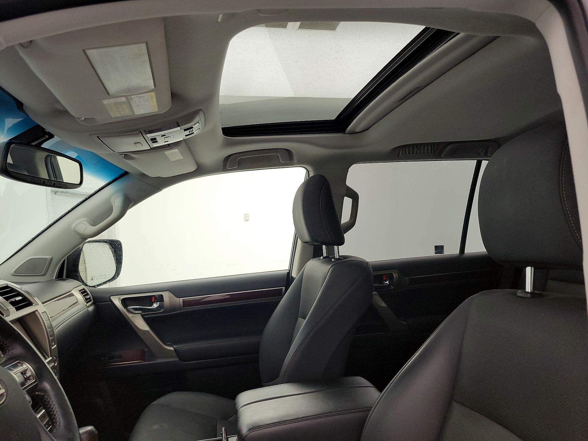 Thumbnail: 2019 Lexus GX - 19