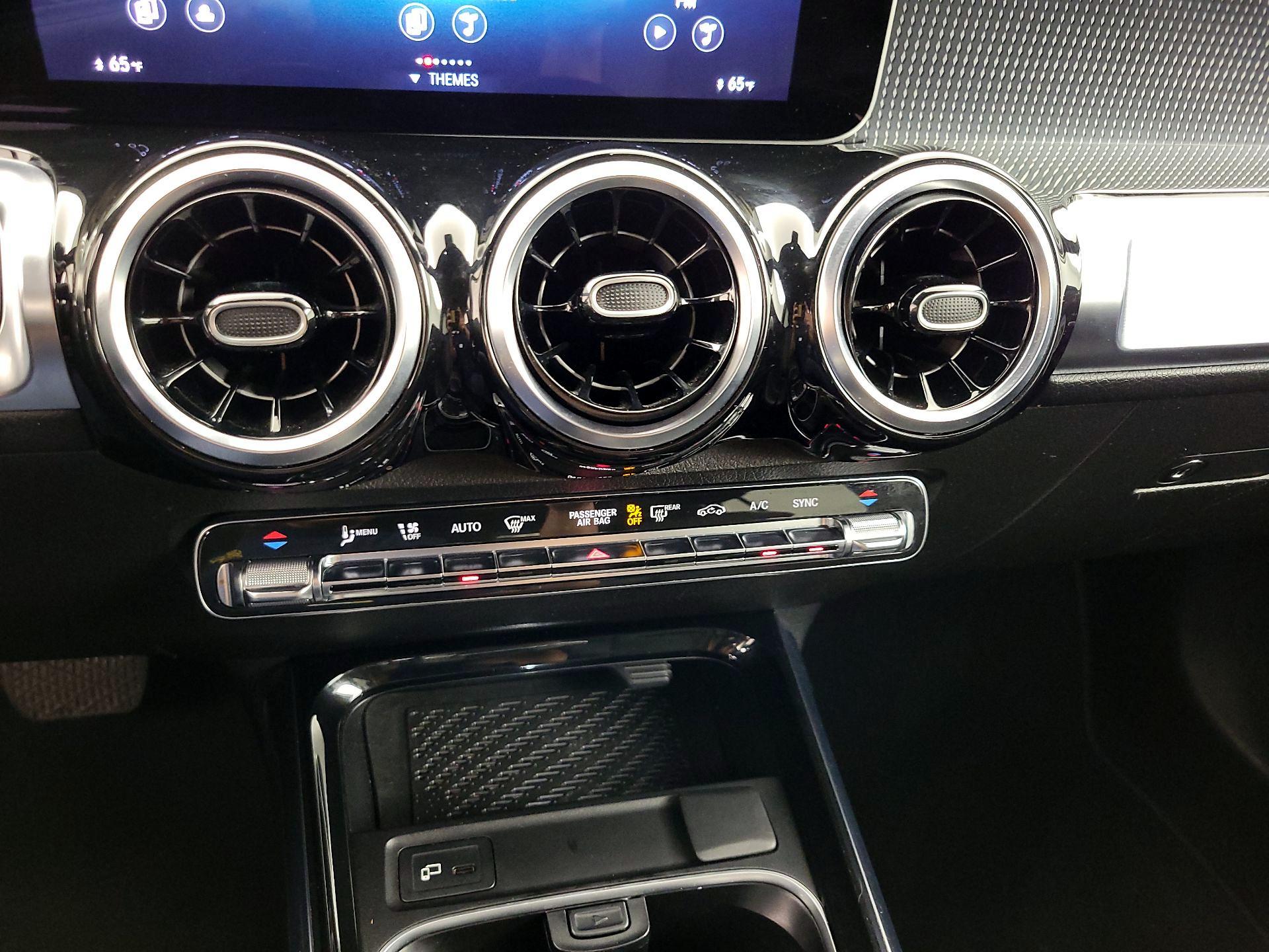 Thumbnail: 2020 Mercedes-Benz GLB - 16