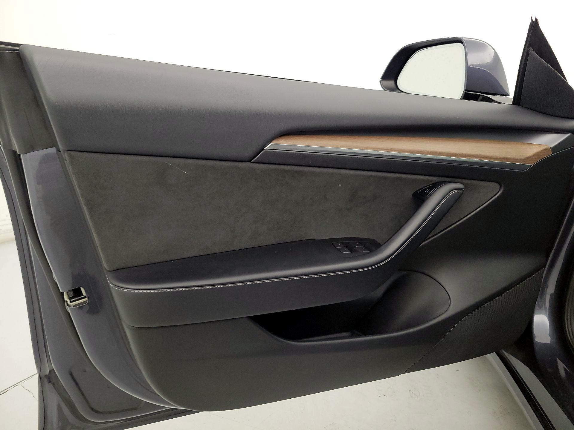 Thumbnail: 2023 Tesla Model 3 - 12