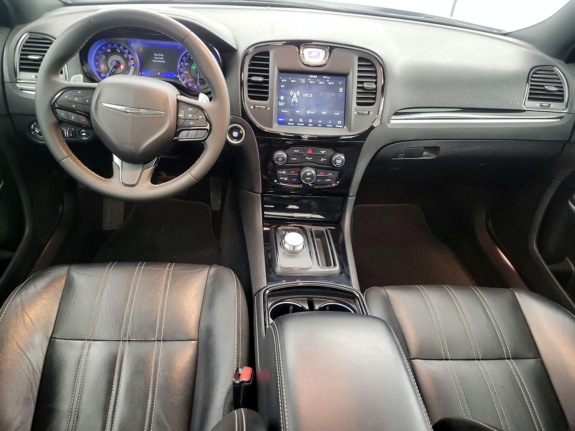 Thumbnail: 2022 Chrysler 300 - 9