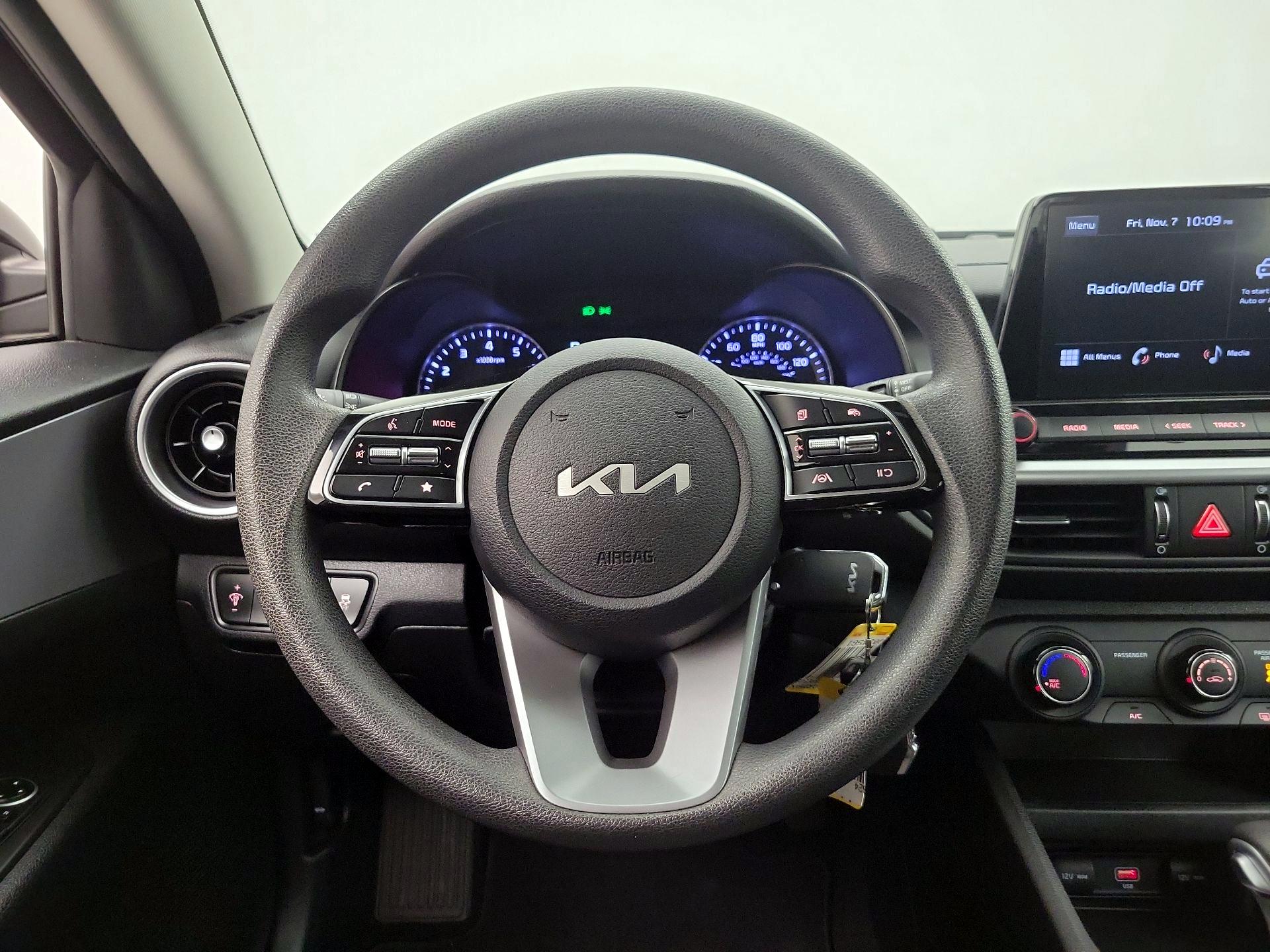 Thumbnail: 2023 Kia Forte - 10