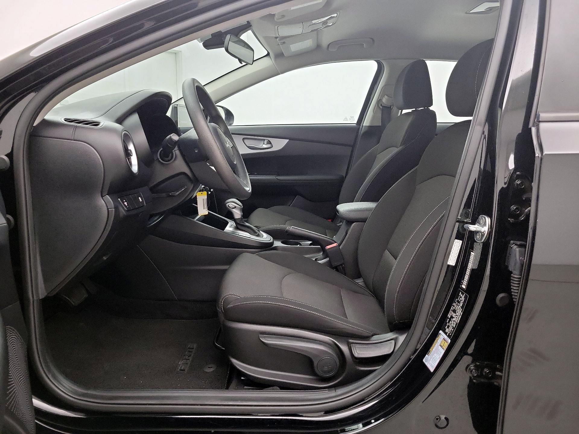 Thumbnail: 2023 Kia Forte - 11