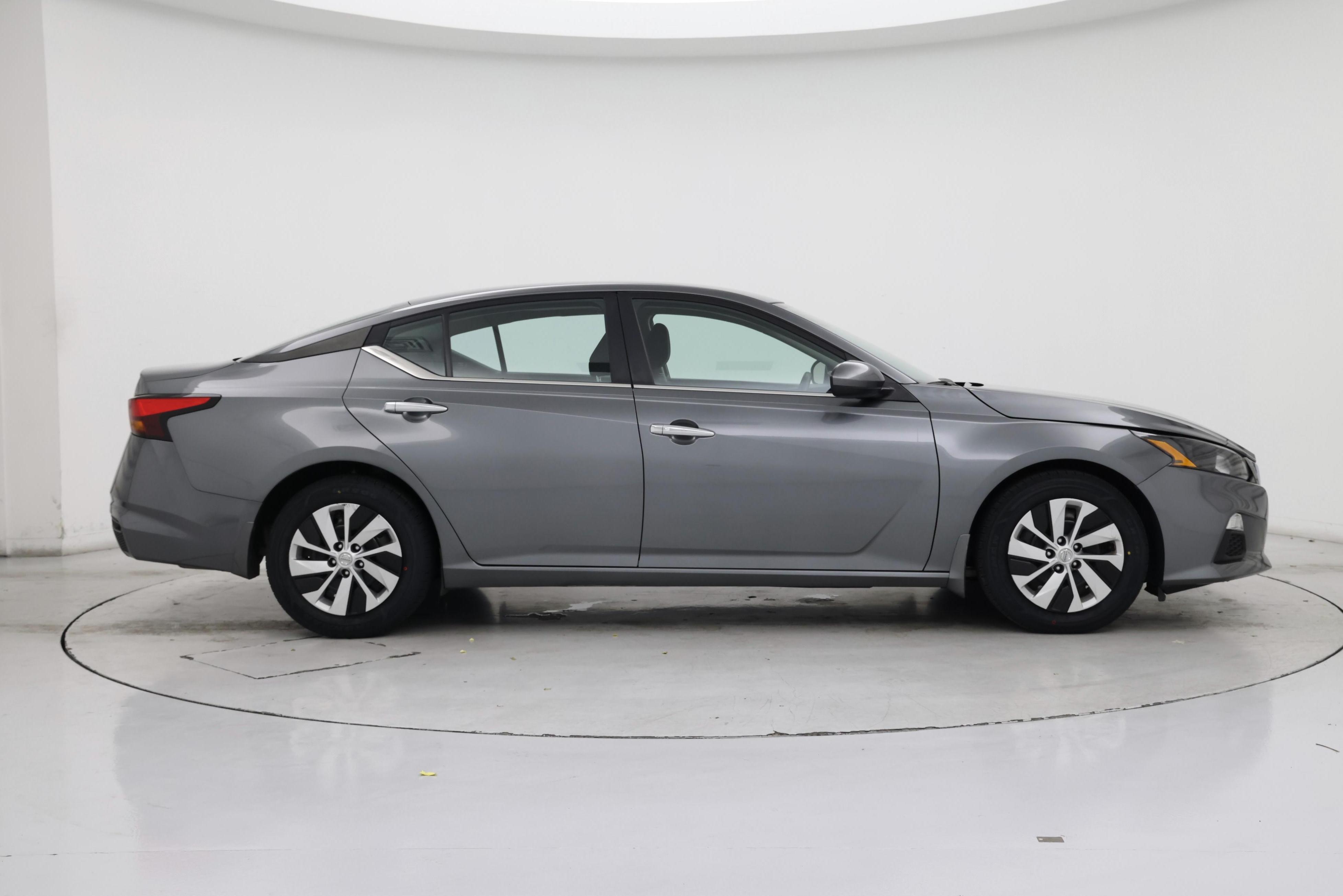 Thumbnail: 2022 Nissan Altima - 7