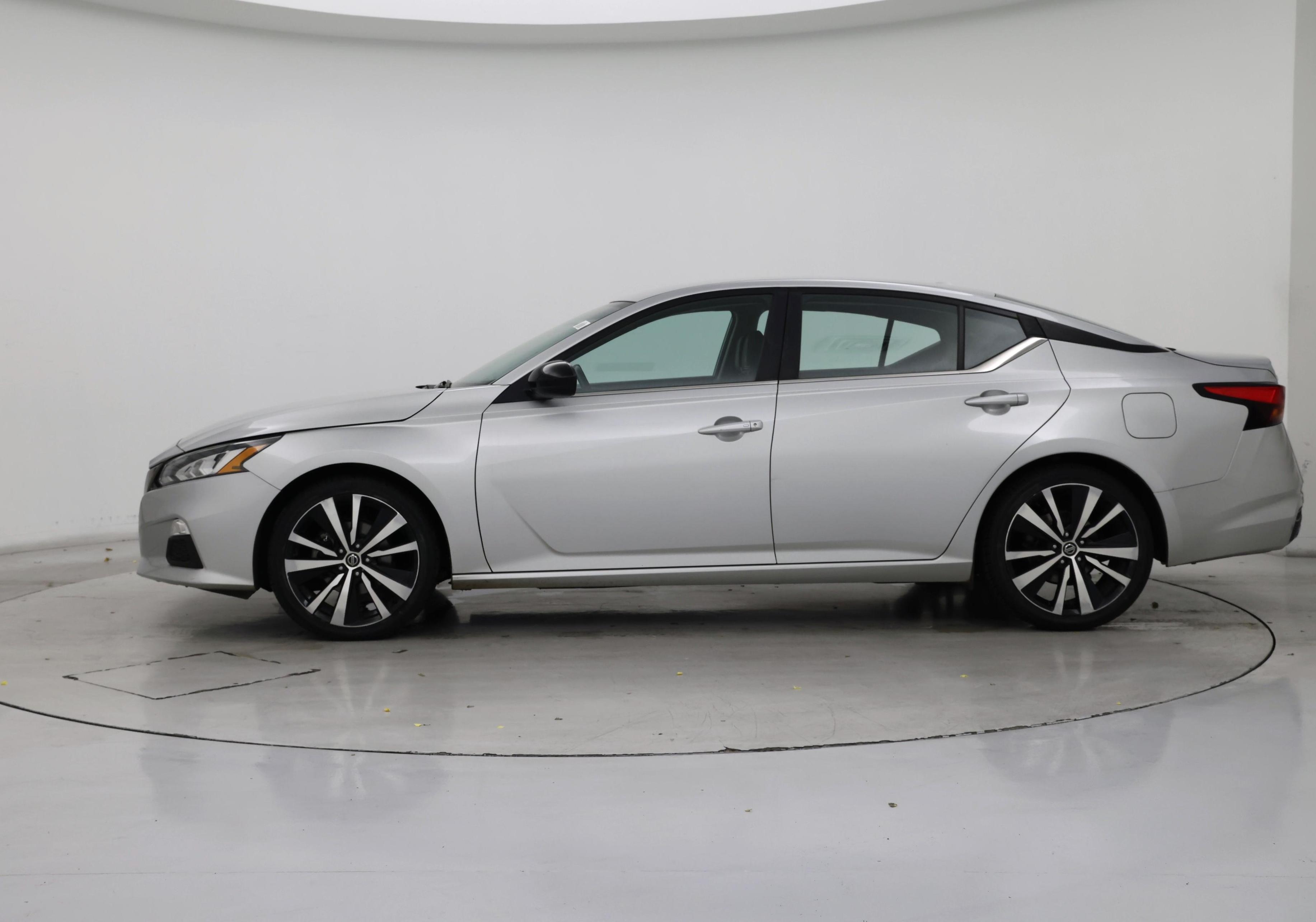 Thumbnail: 2021 Nissan Altima - 3