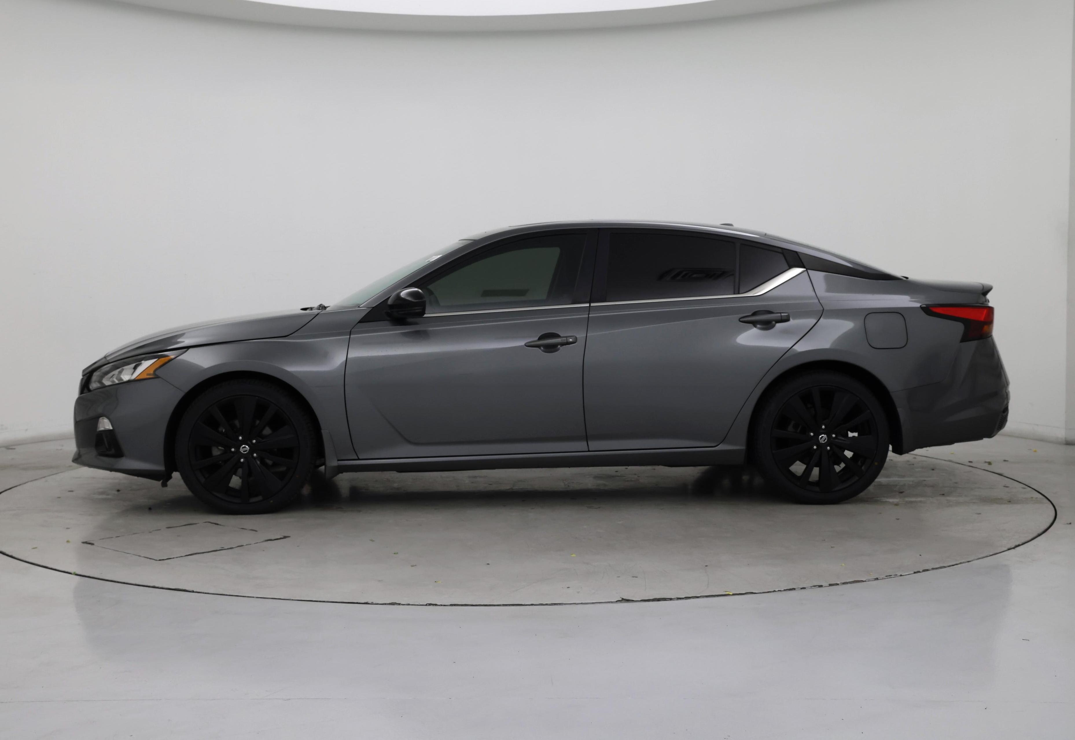 Thumbnail: 2022 Nissan Altima - 3
