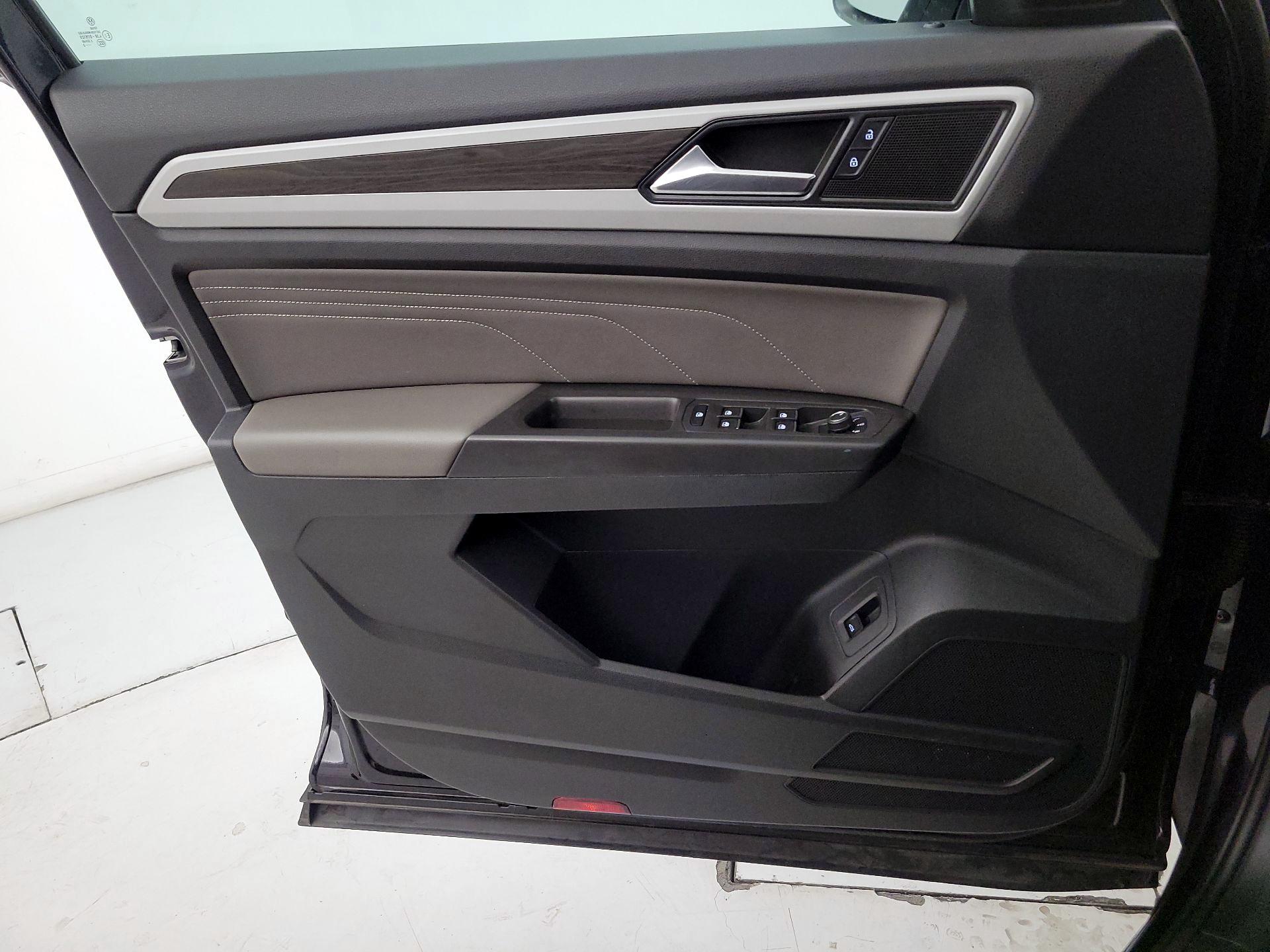 Thumbnail: 2023 Volkswagen Atlas - 12