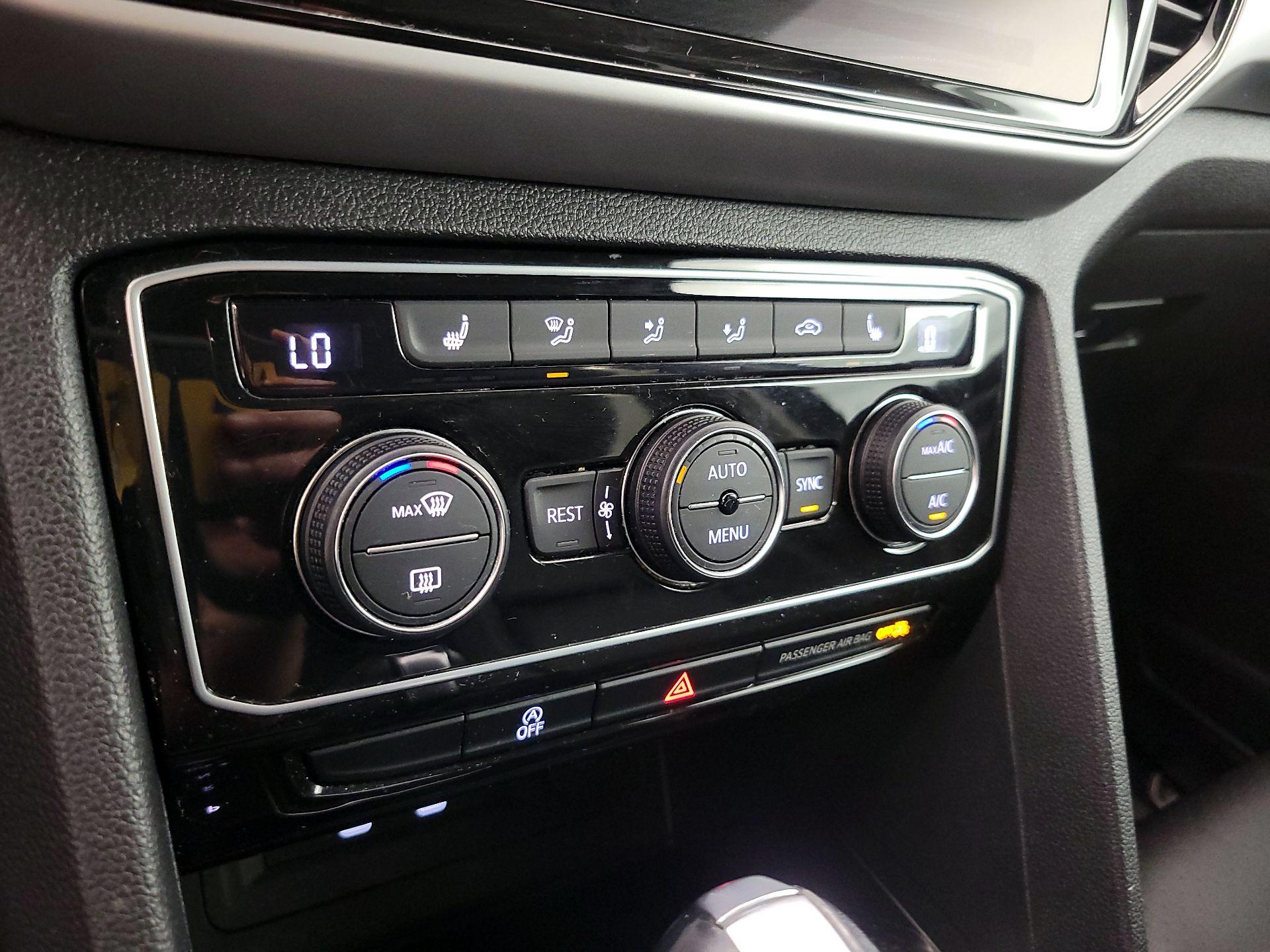 Thumbnail: 2023 Volkswagen Atlas - 16