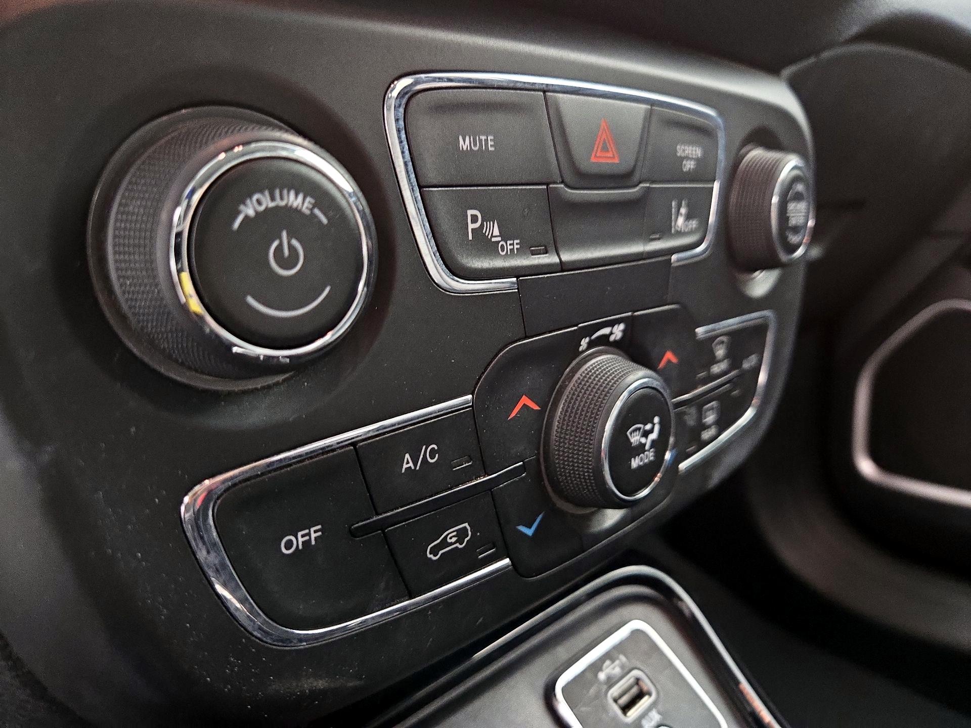 Thumbnail: 2021 Jeep Compass - 16