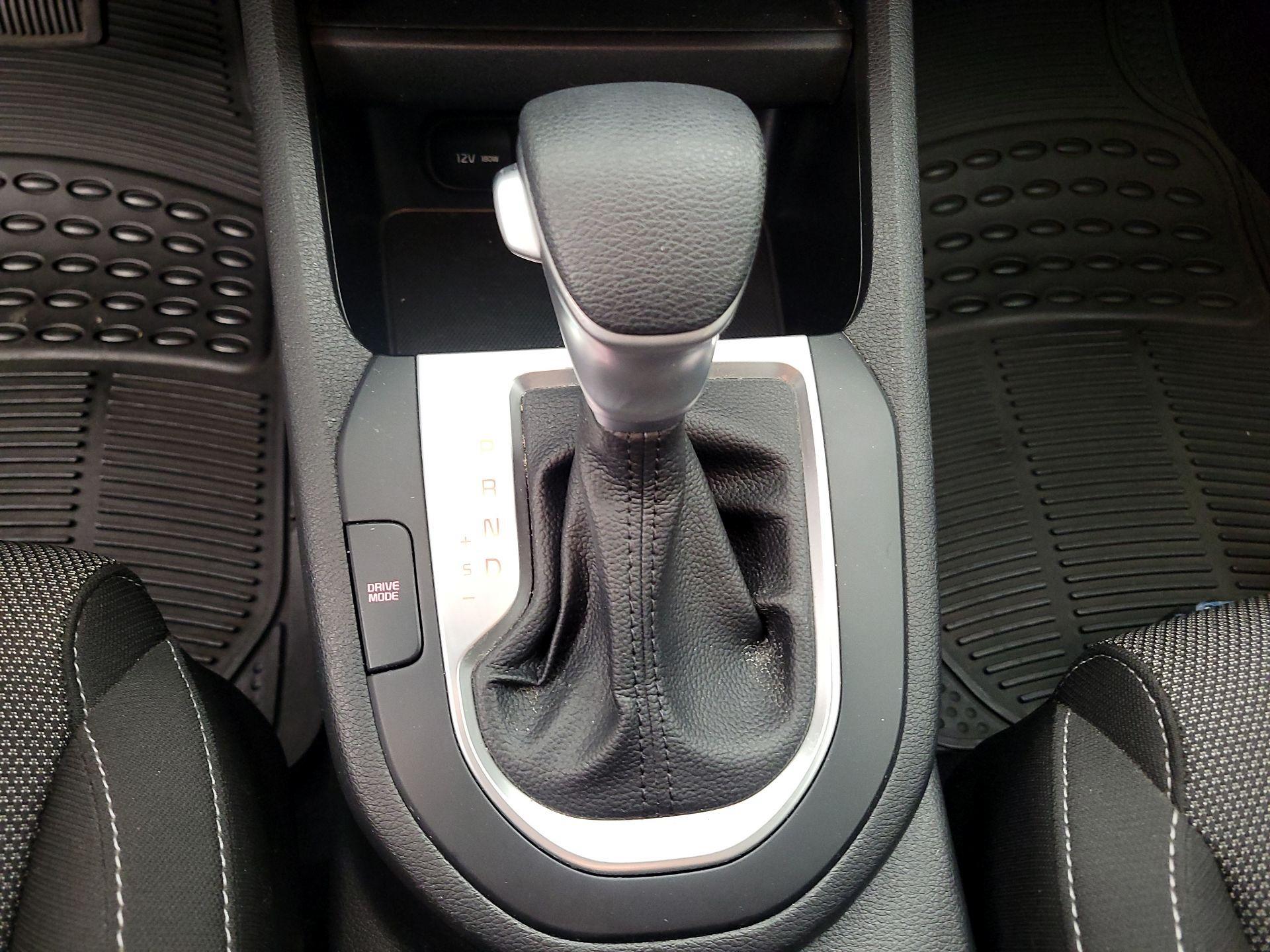 Thumbnail: 2022 Kia Forte - 17