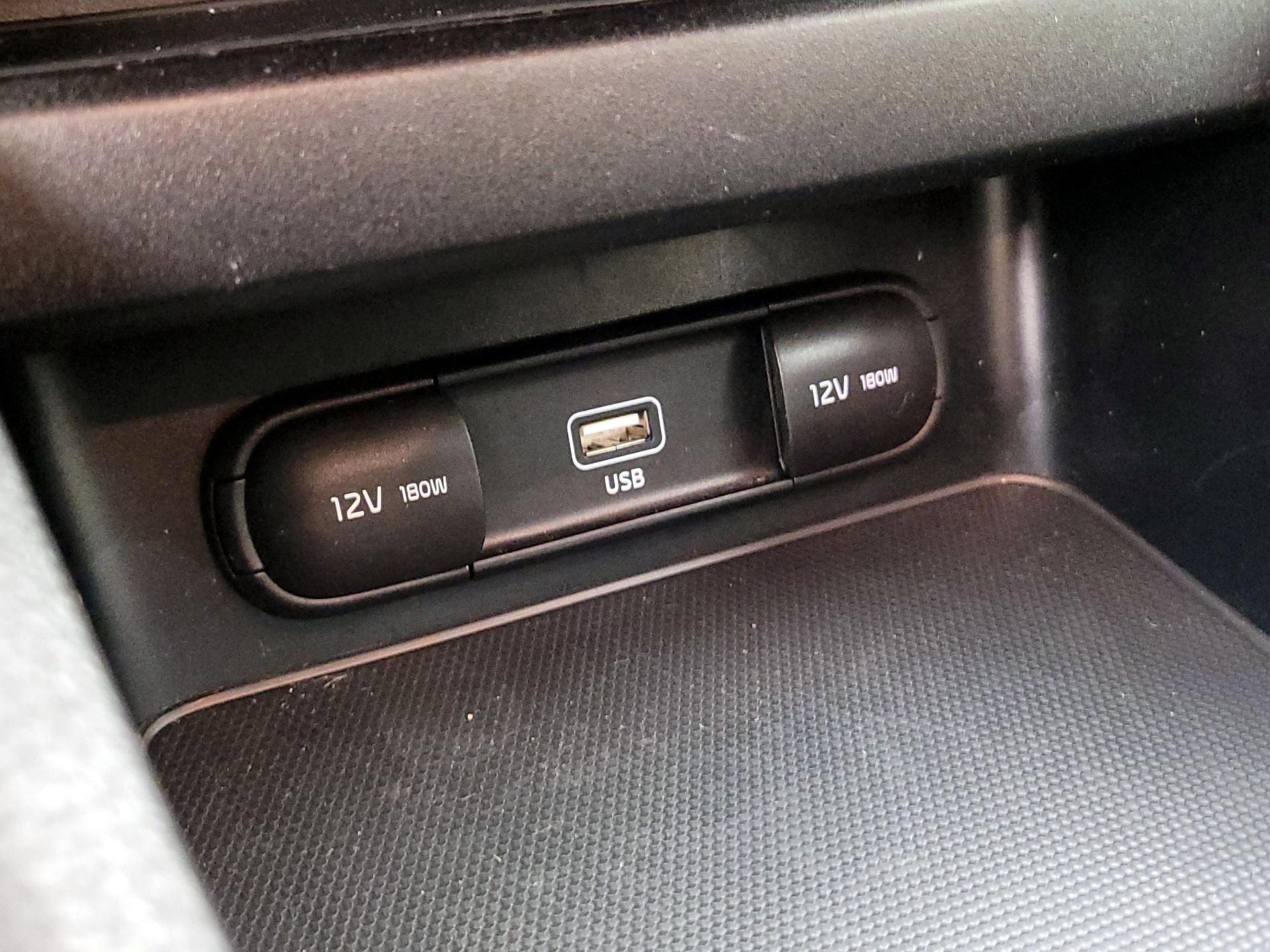 Thumbnail: 2022 Kia Forte - 18