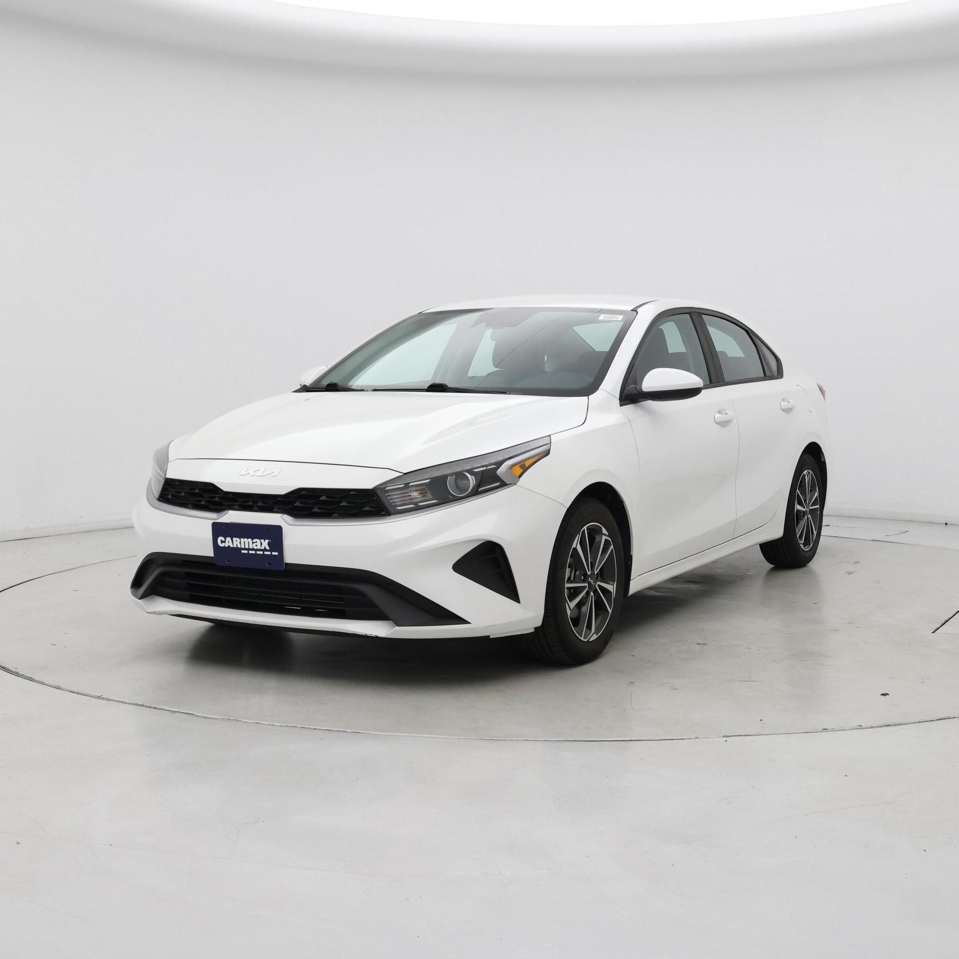 Thumbnail: 2022 Kia Forte - 4