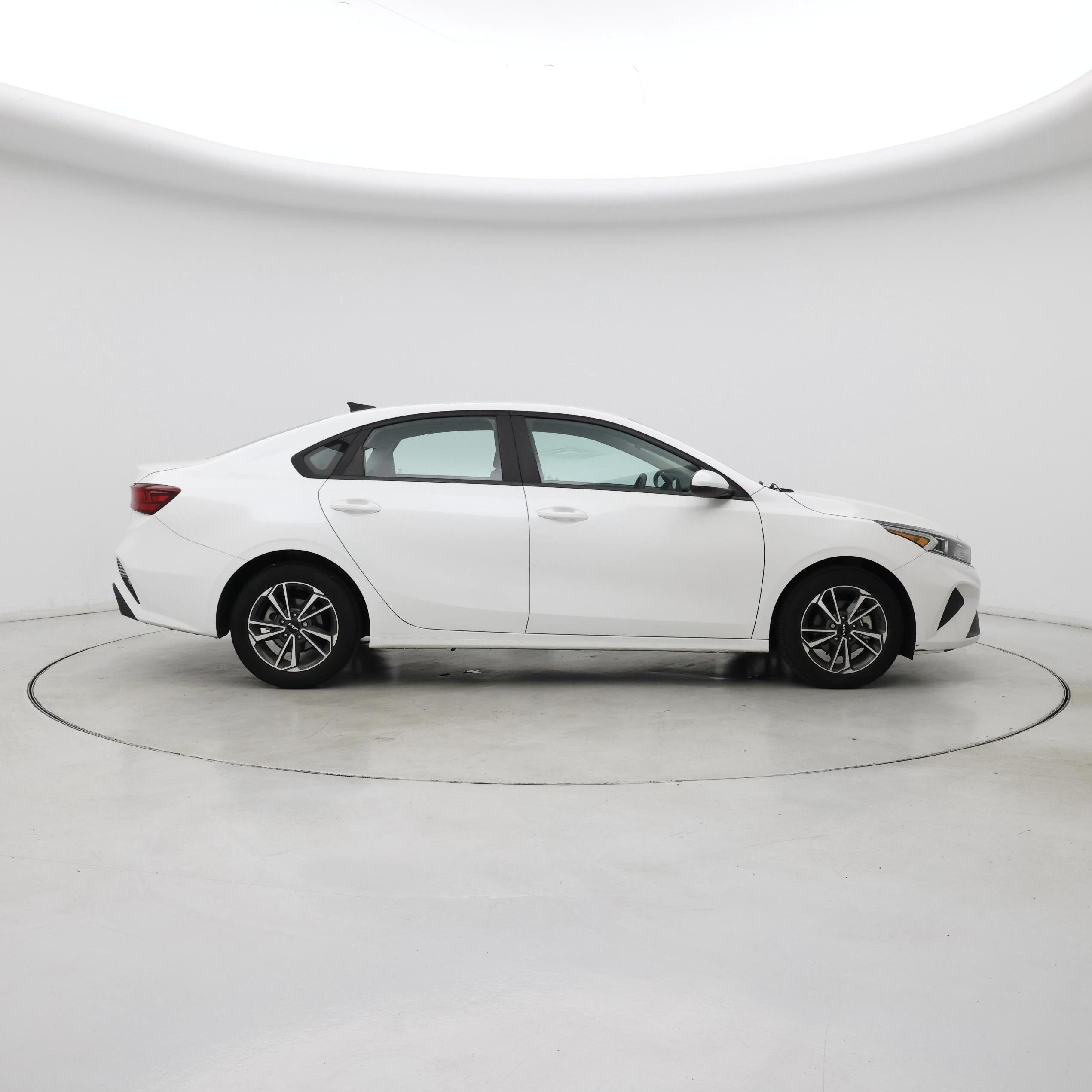 Thumbnail: 2022 Kia Forte - 7