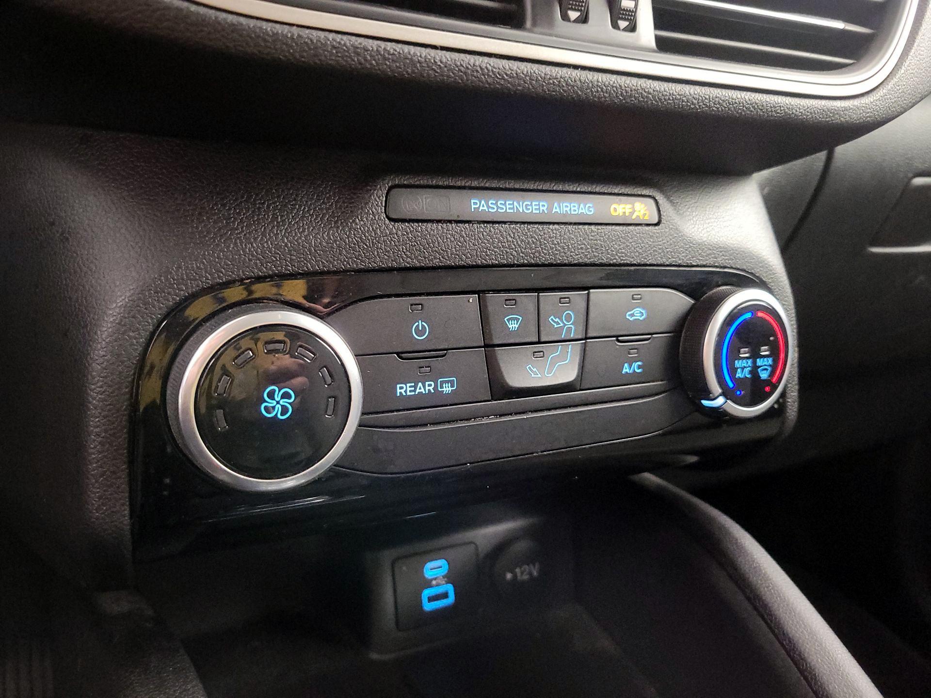 Thumbnail: 2022 Ford Escape - 16