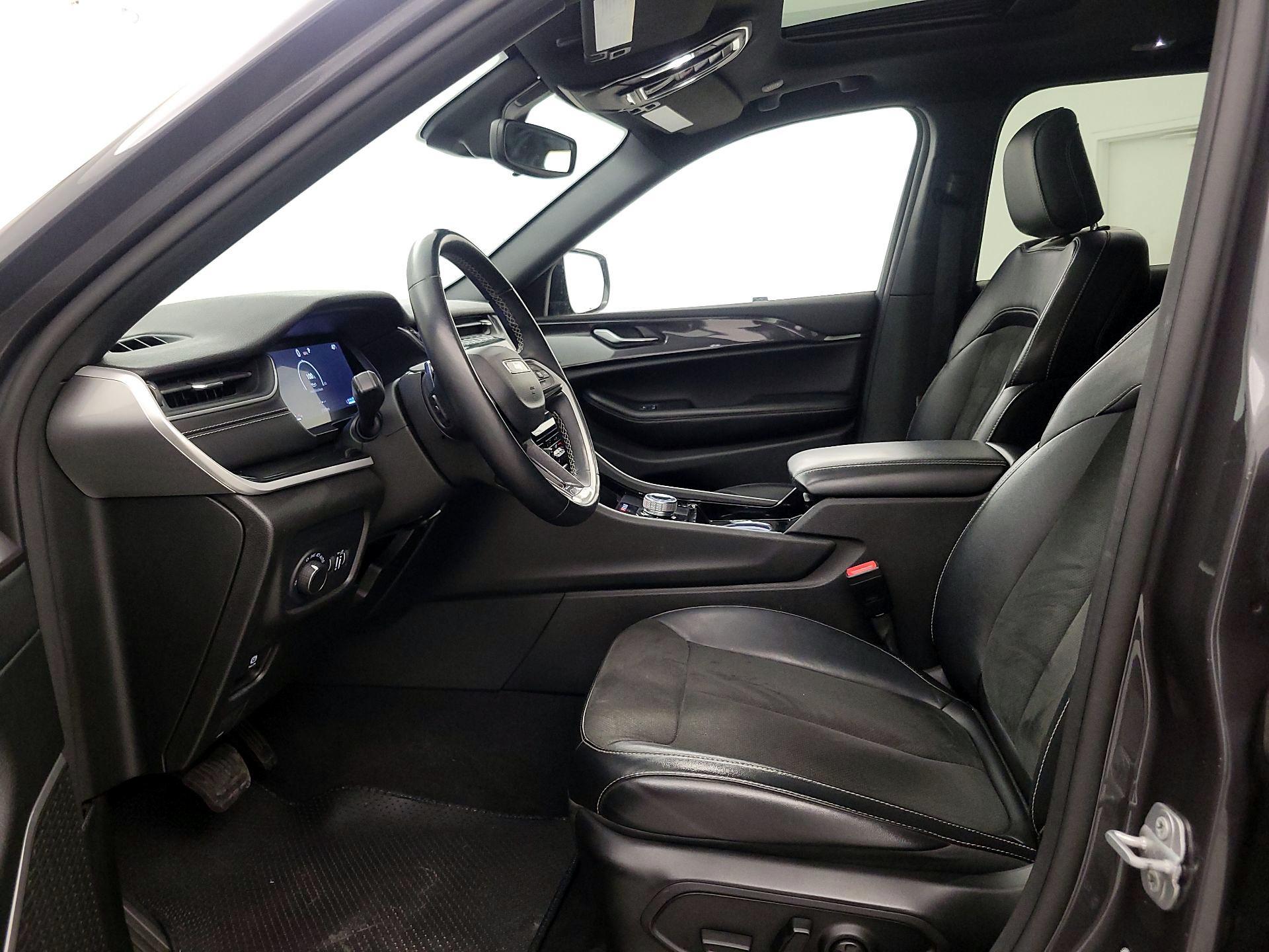 Thumbnail: 2022 Jeep Grand Cherokee - 11