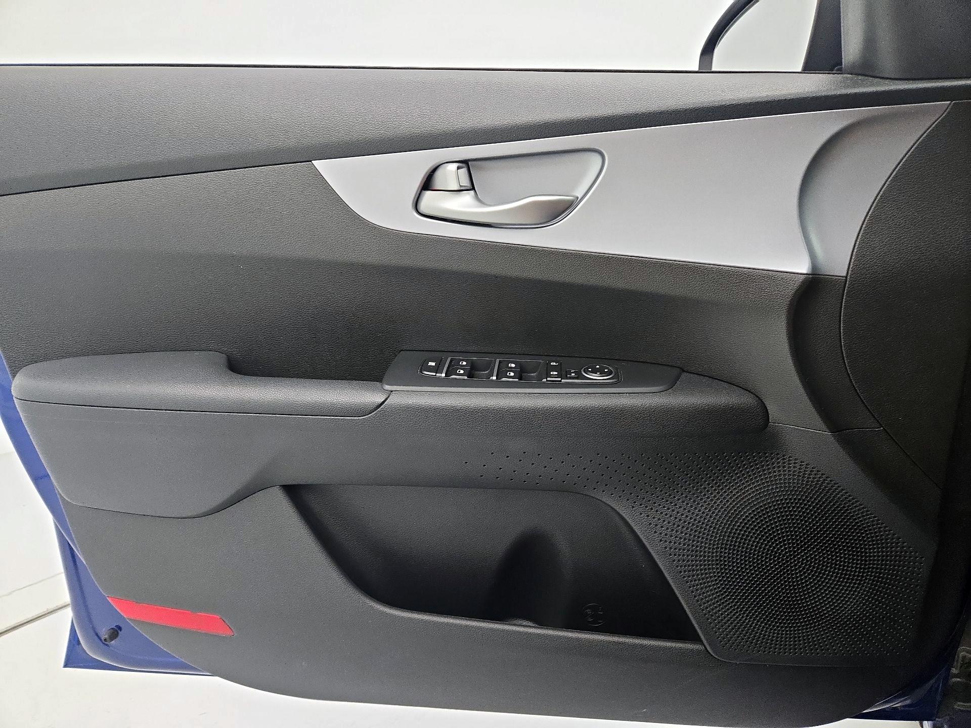 Thumbnail: 2023 Kia Forte - 12