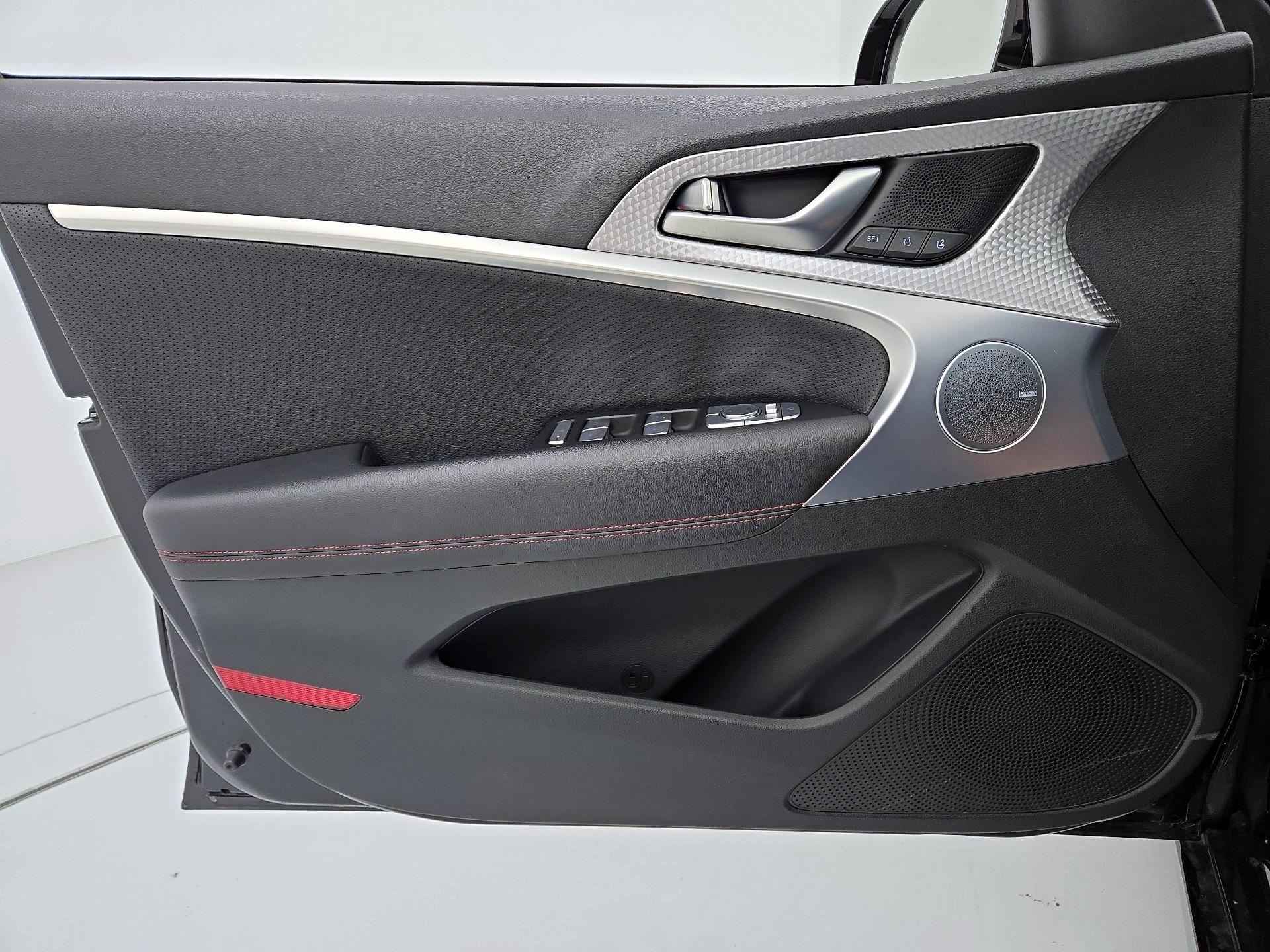 Thumbnail: 2023 Genesis G70 - 12