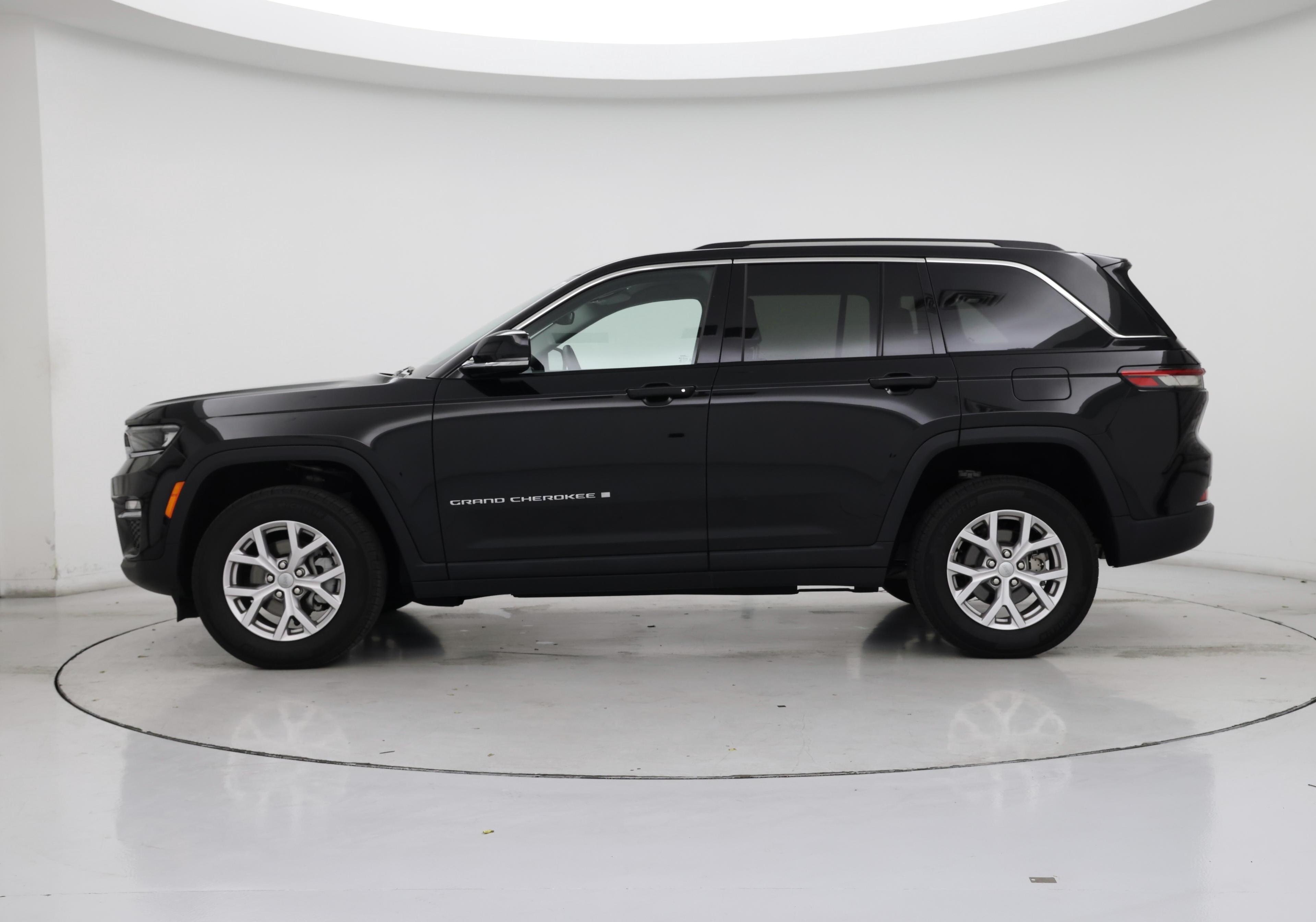 Thumbnail: 2022 Jeep Grand Cherokee - 3