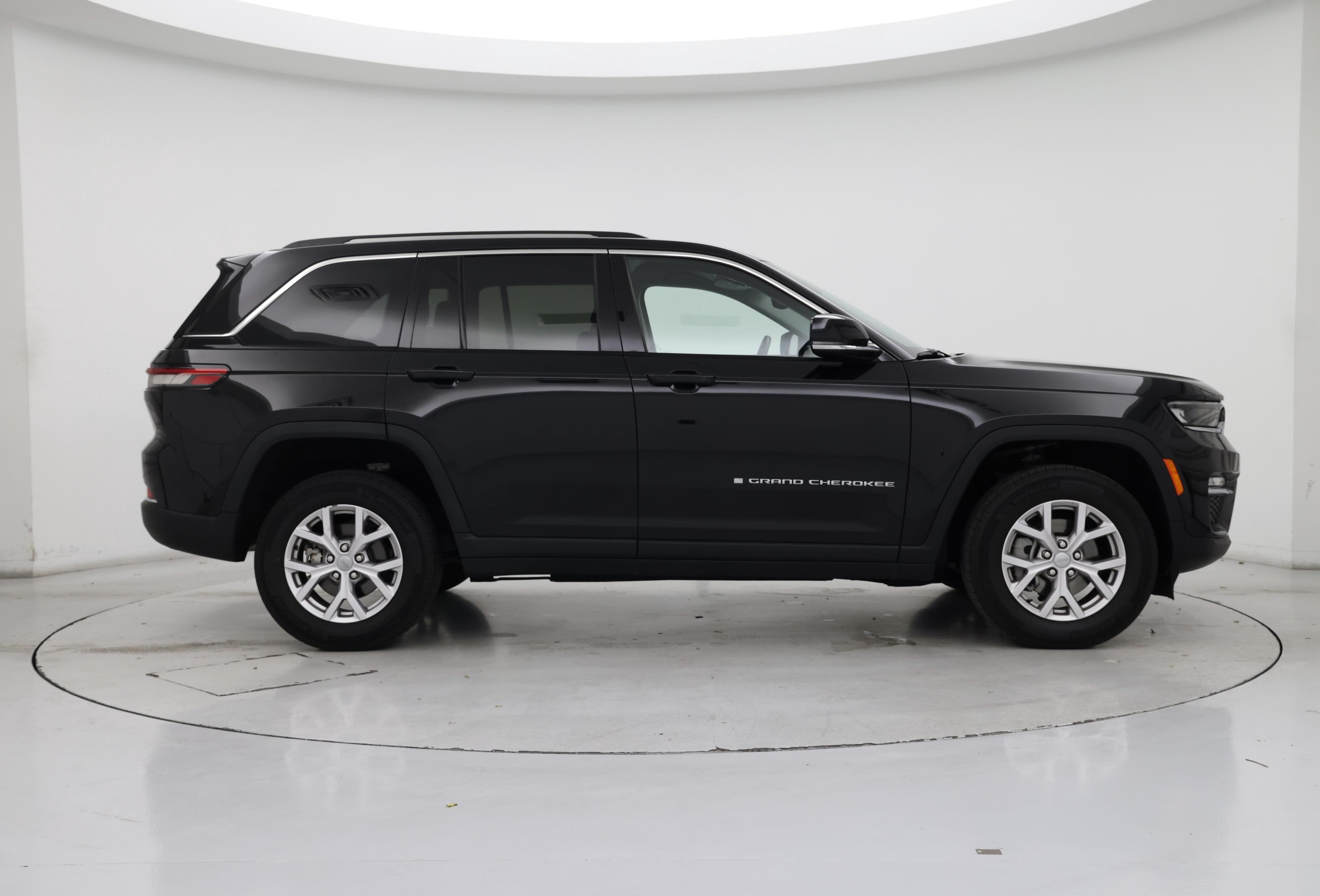 Thumbnail: 2022 Jeep Grand Cherokee - 7