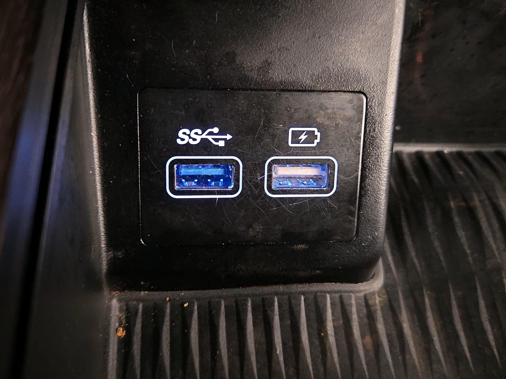 Thumbnail: 2023 Genesis G80 - 19