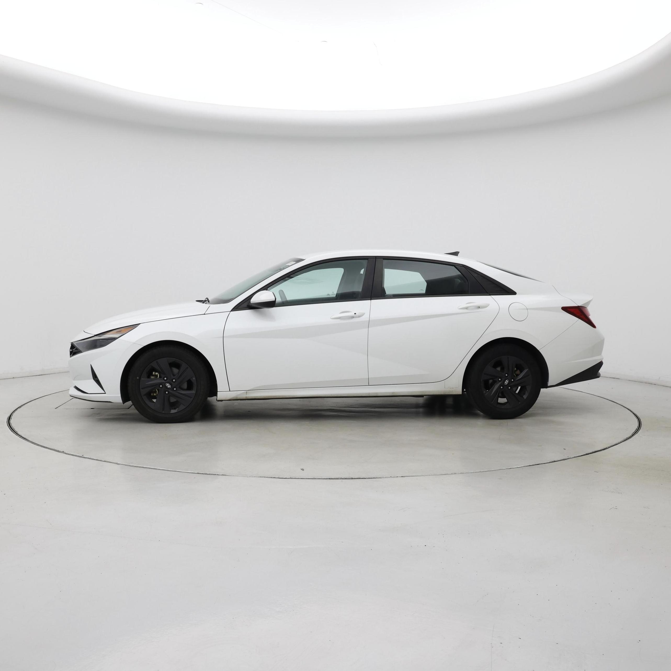 Thumbnail: 2021 Hyundai Elantra - 3
