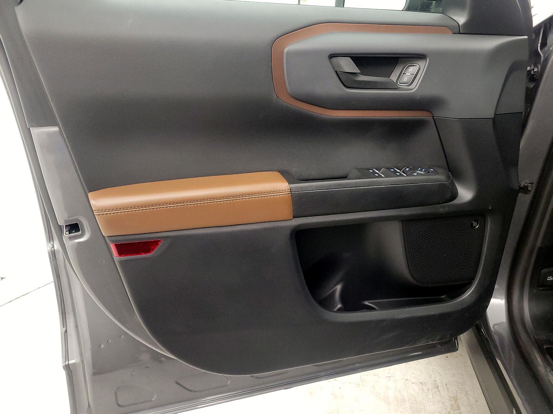 Thumbnail: 2022 Ford Bronco Sport - 12