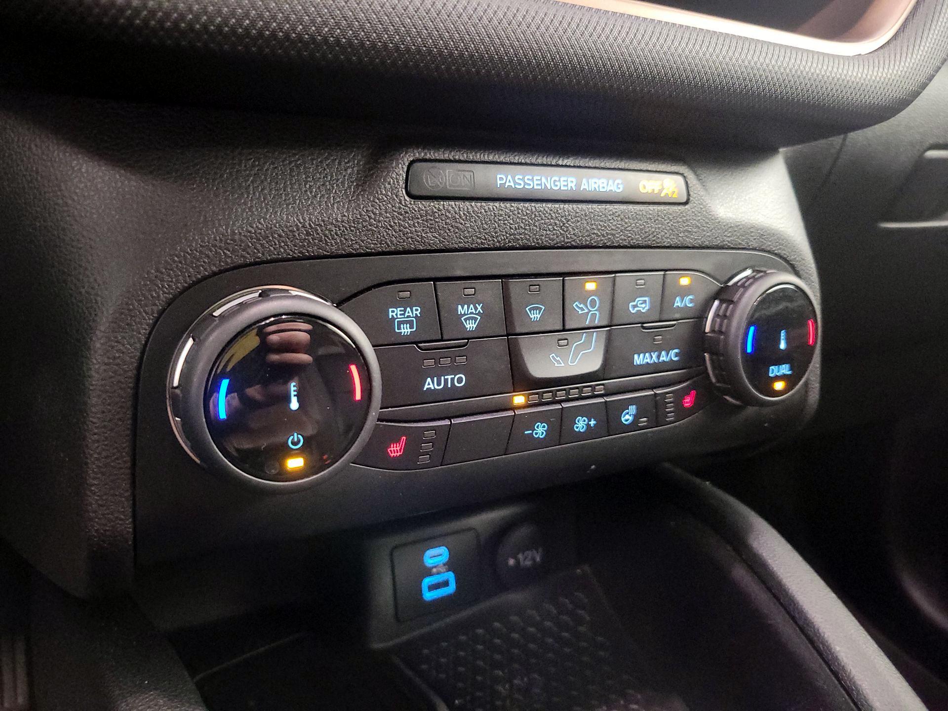 Thumbnail: 2022 Ford Bronco Sport - 16