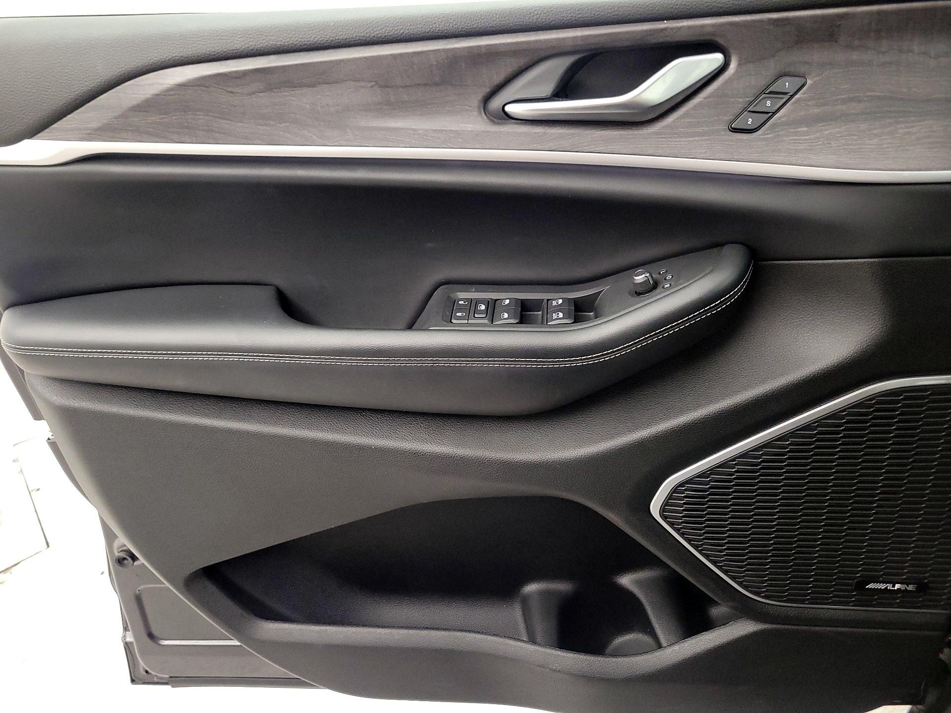 Thumbnail: 2022 Jeep Grand Cherokee L - 12