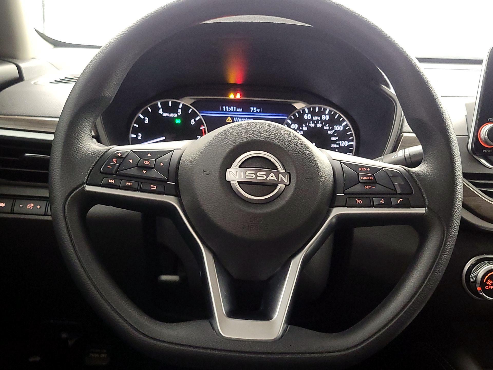 Thumbnail: 2023 Nissan Altima - 10