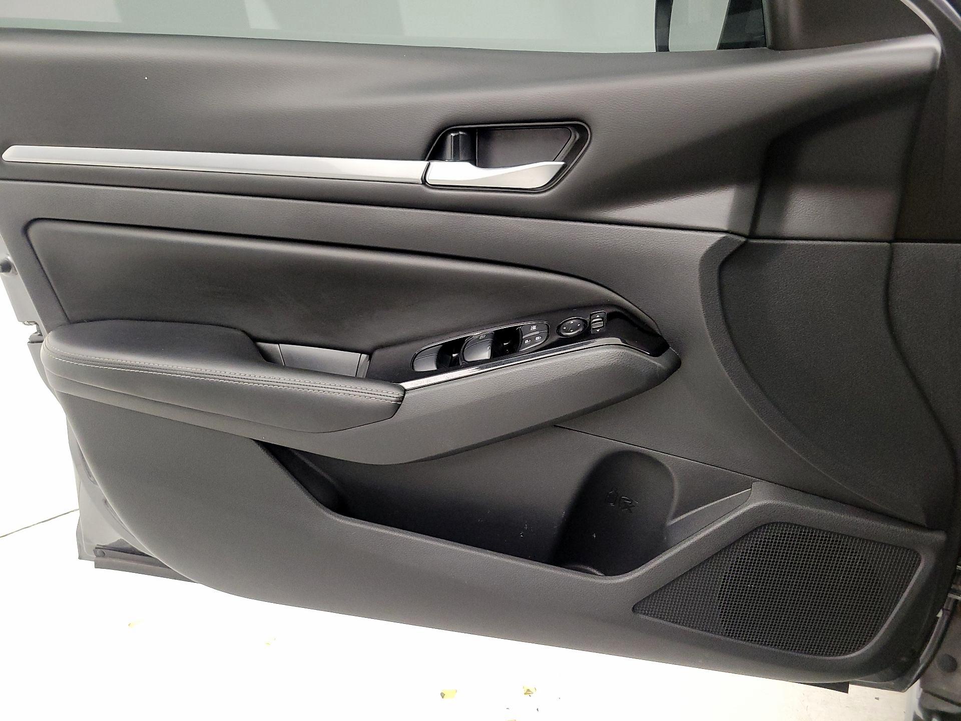 Thumbnail: 2023 Nissan Altima - 12