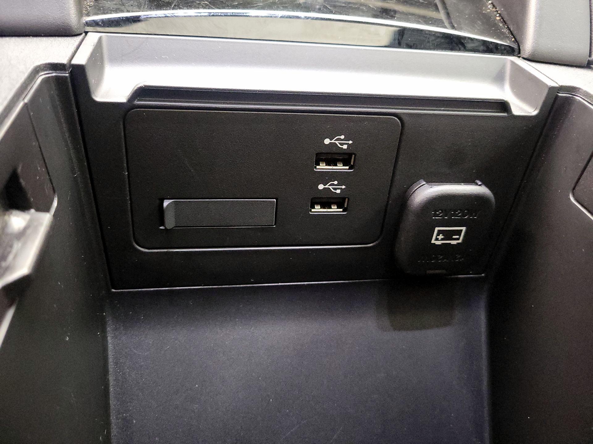 Thumbnail: 2023 Mazda Mazda3 - 19