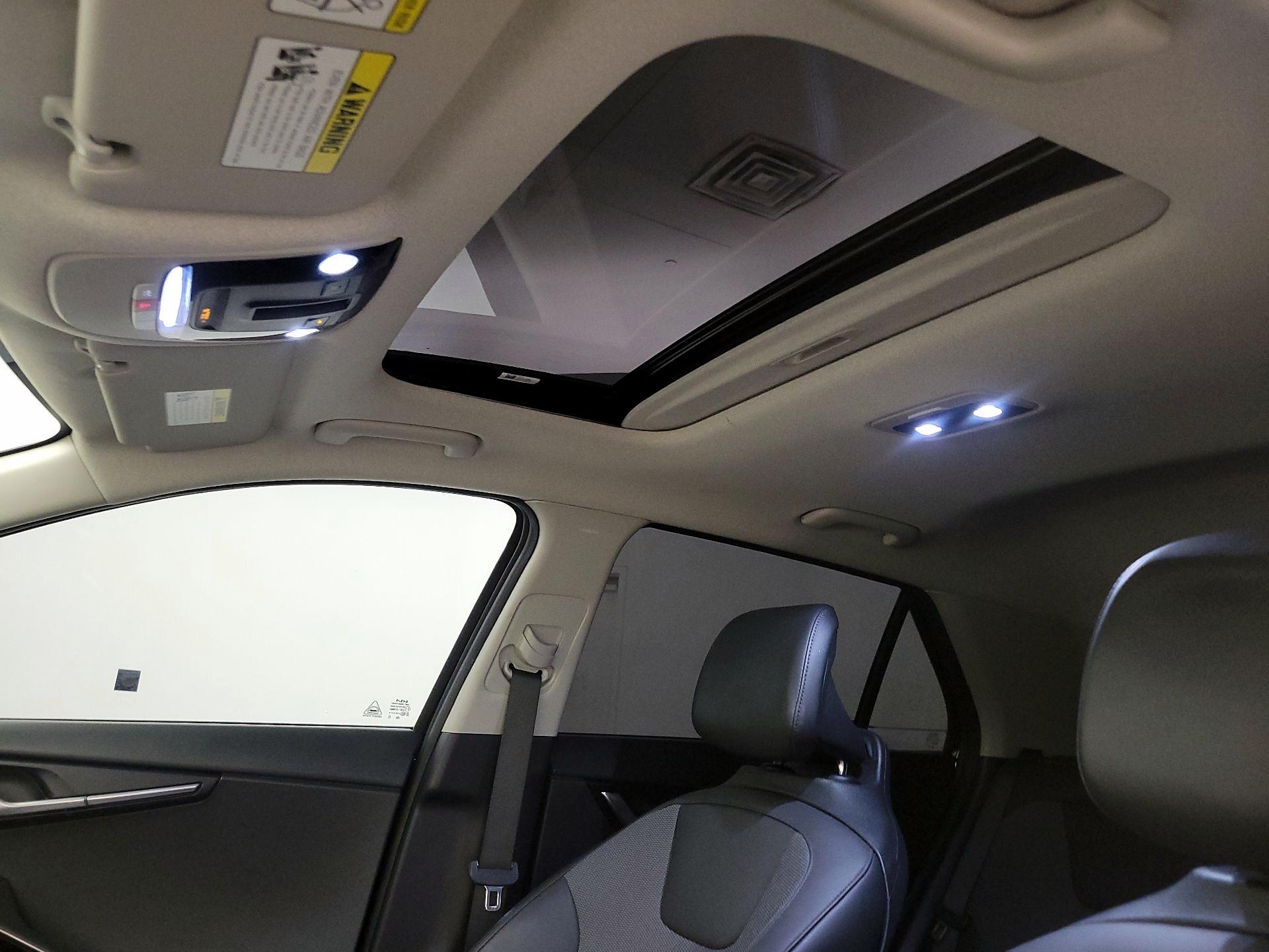 Thumbnail: 2023 Kia Niro - 20