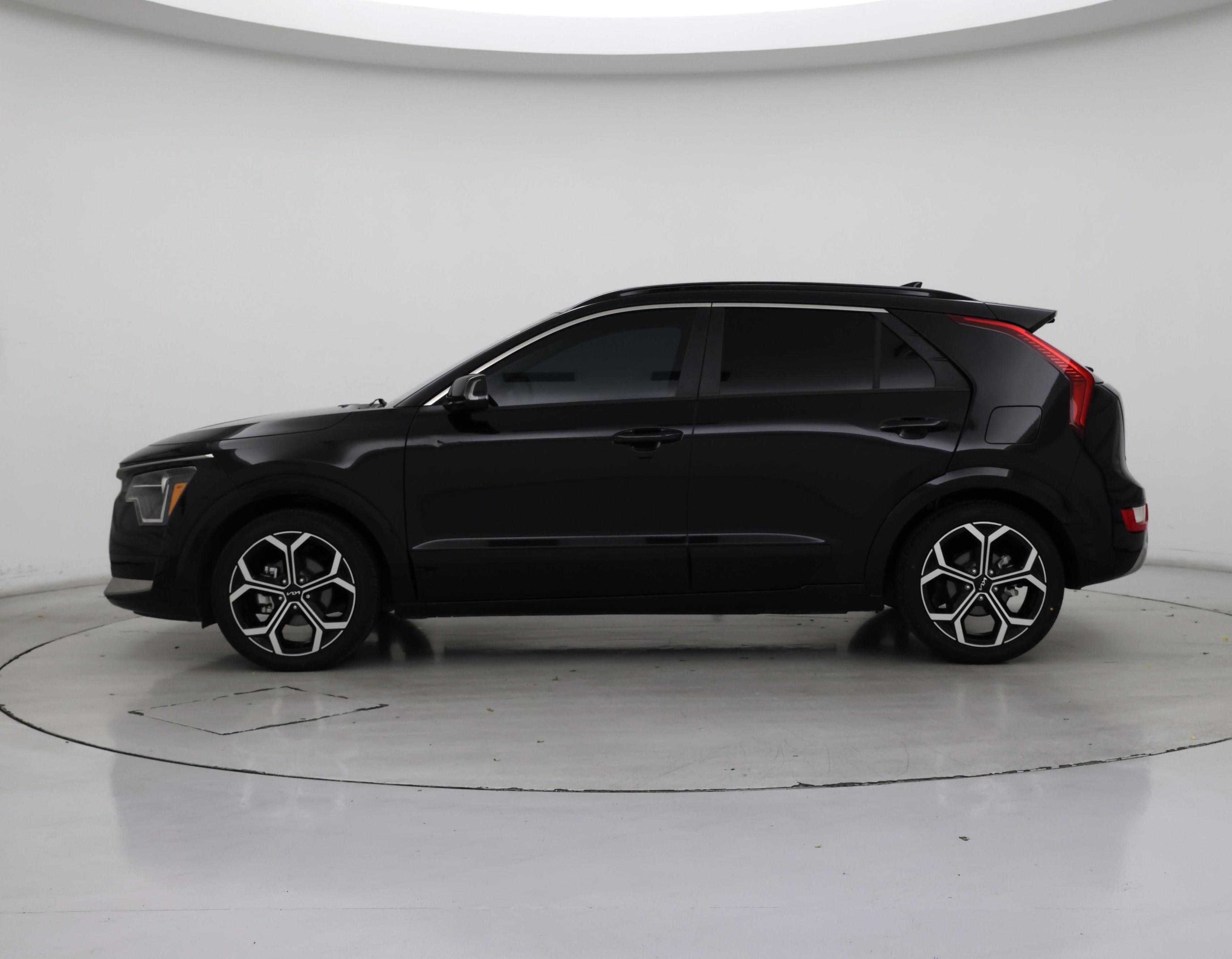 Thumbnail: 2023 Kia Niro - 3