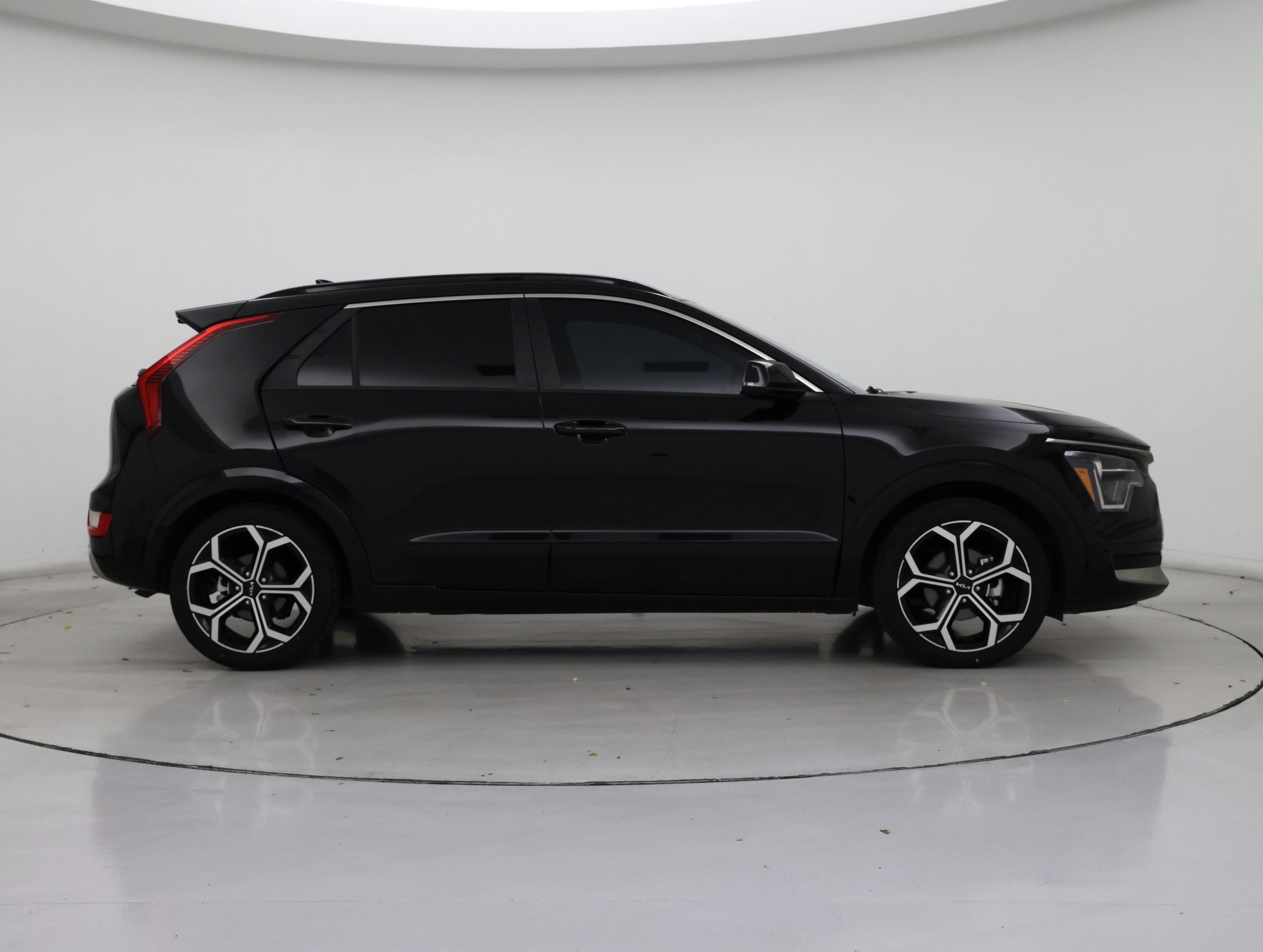 Thumbnail: 2023 Kia Niro - 7