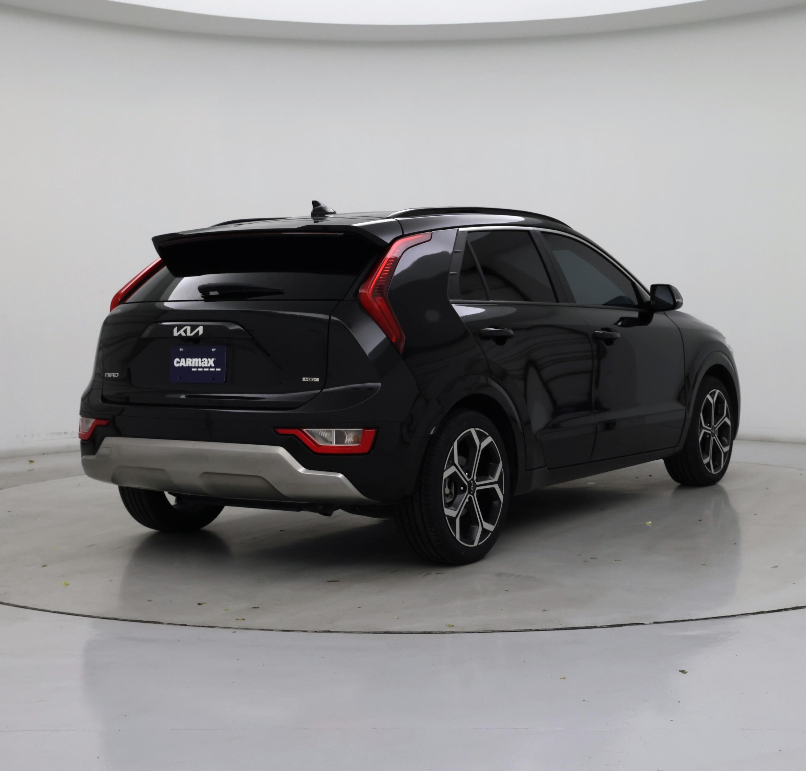 Thumbnail: 2023 Kia Niro - 8